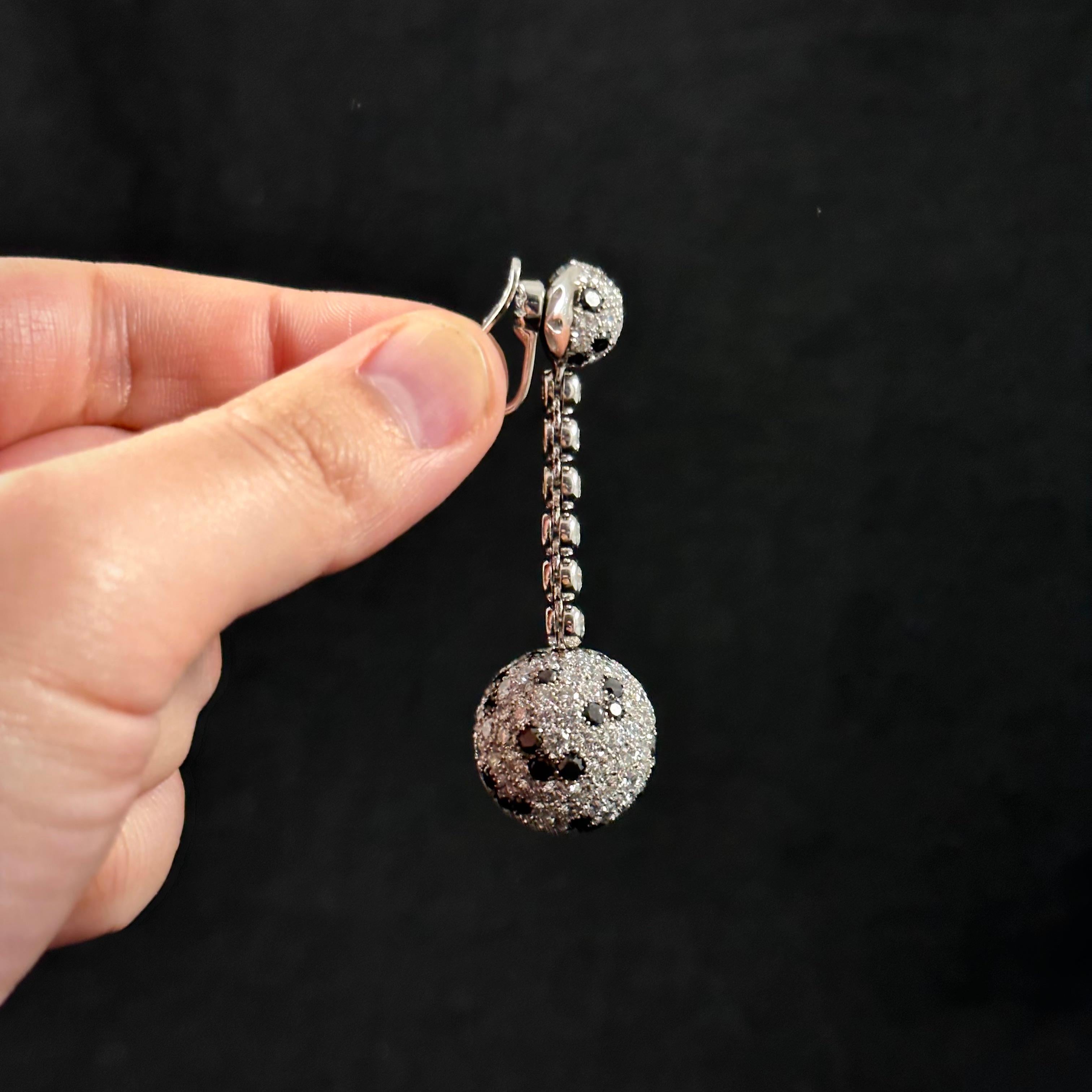 de GRISOGONO Colorless Black Diamond Boule Ball Drop Pendant Earrings White Gold For Sale 10