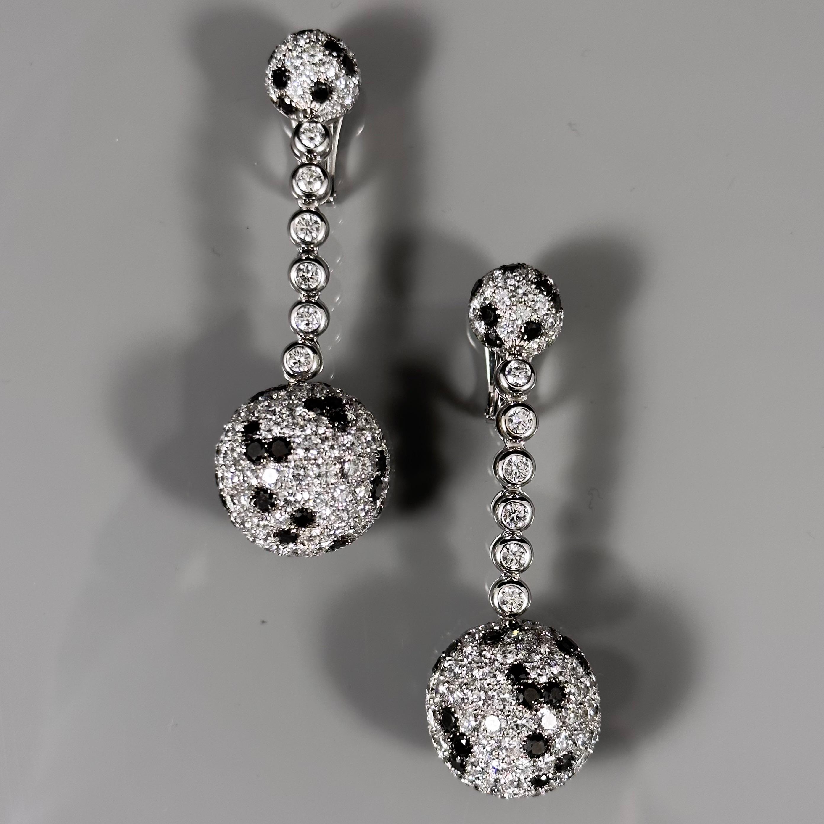 de GRISOGONO Colorless Black Diamond Boule Ball Drop Pendant Earrings White Gold In Good Condition For Sale In Lisbon, PT