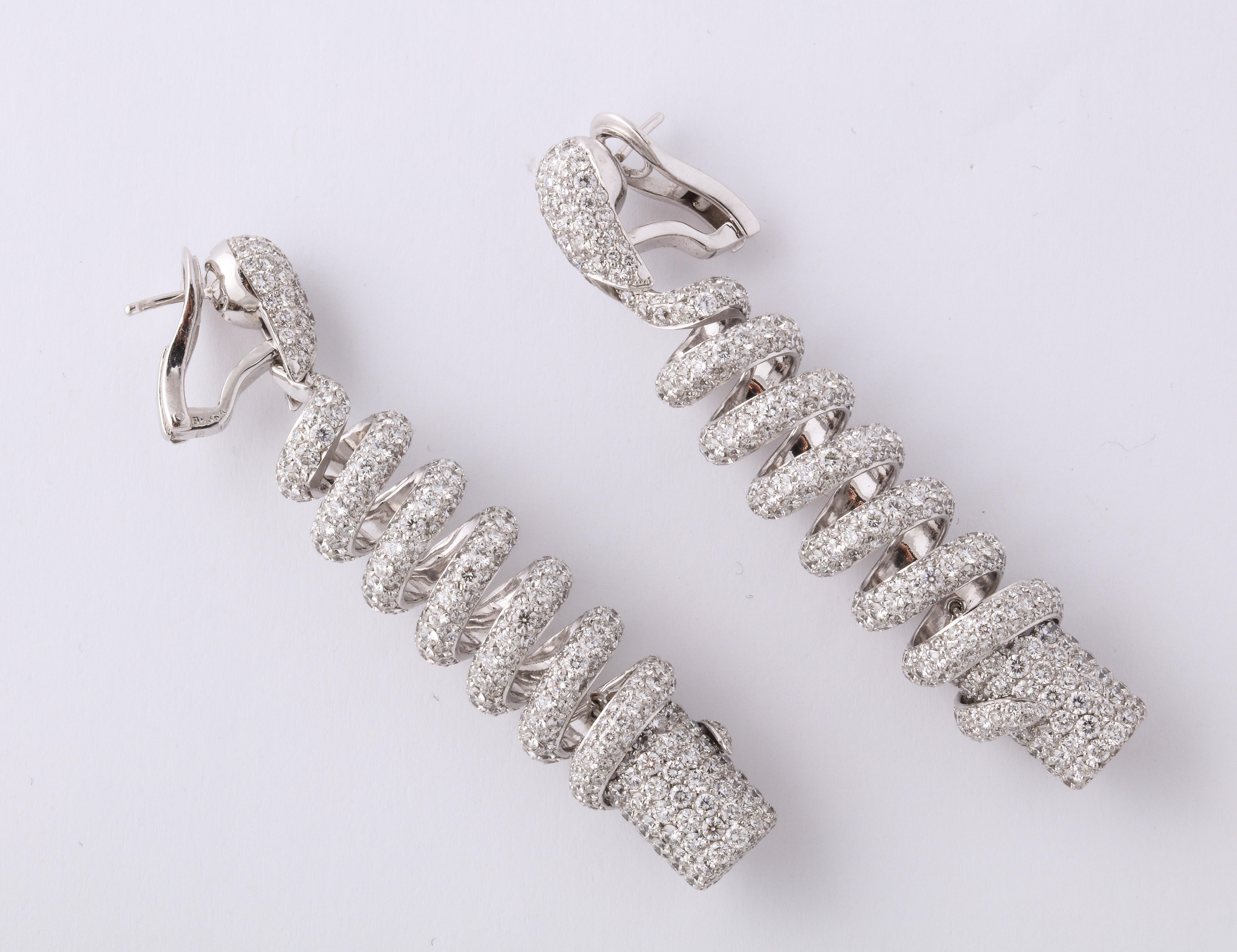 de Grisogono Diamond Pave White Gold Snake Earrings In Good Condition In New York, NY