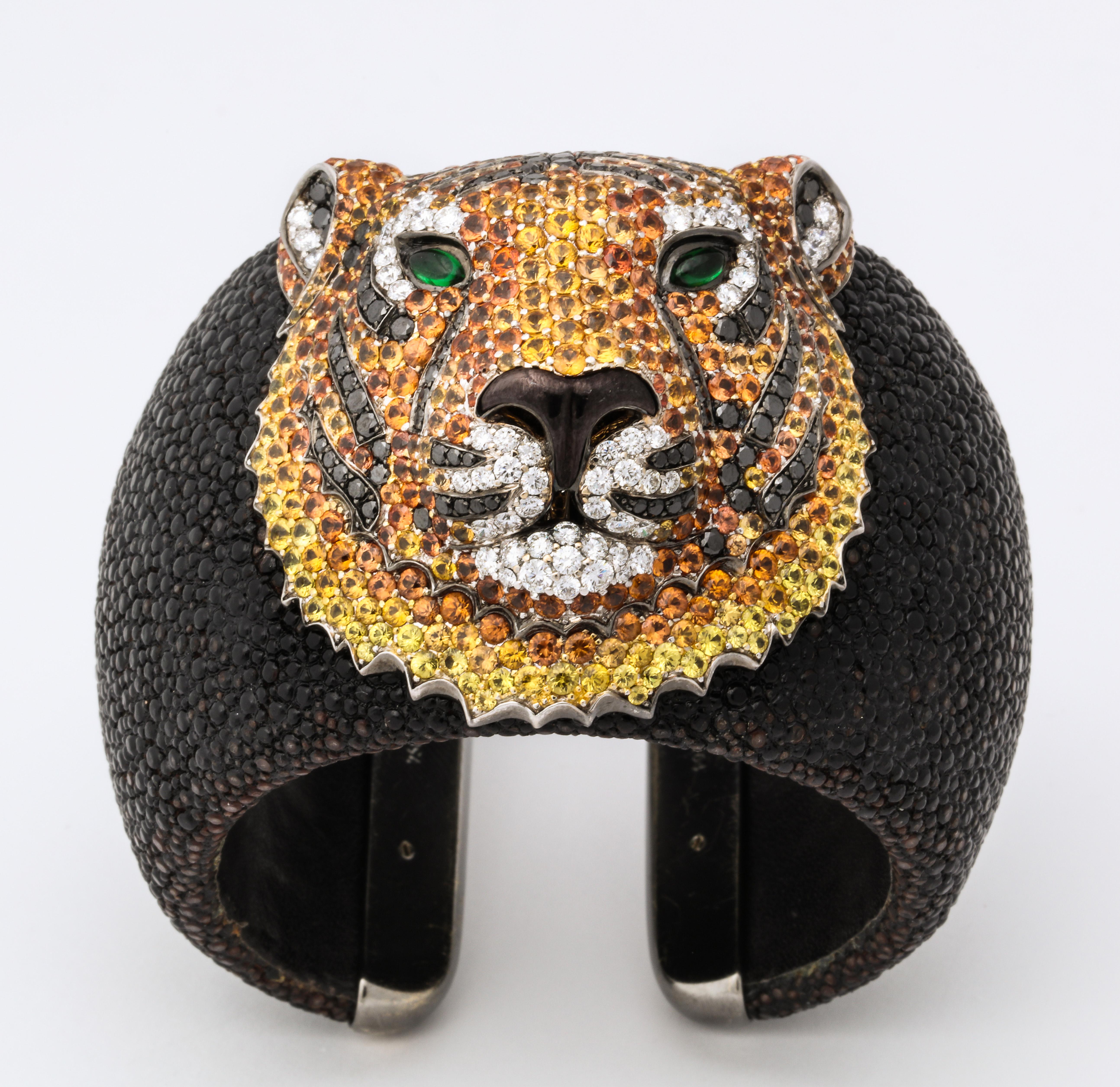 De Grisogono Emerald, Sapphire, Diamond Tiger Bracelet and Ring Set In Excellent Condition In Bal Harbour, FL