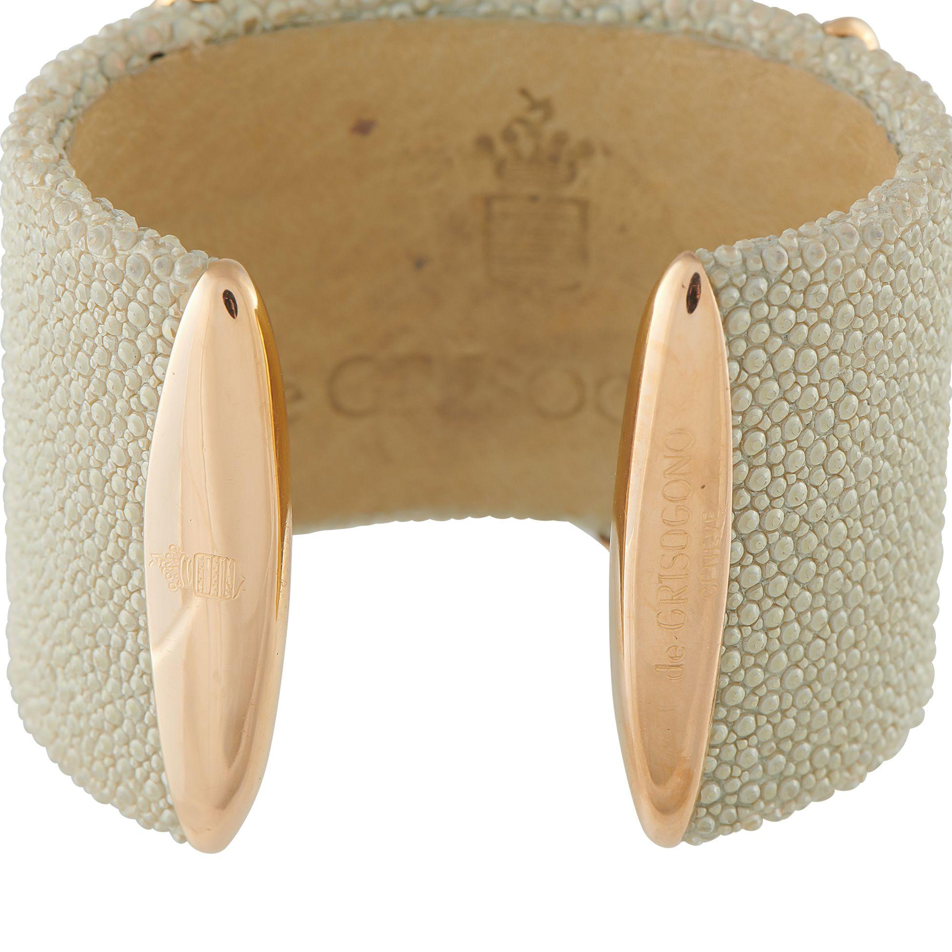 de Grisogono Galuchat Bracelet manchette en or jaune 18K DG27-070225 Excellent état - En vente à Southampton, PA