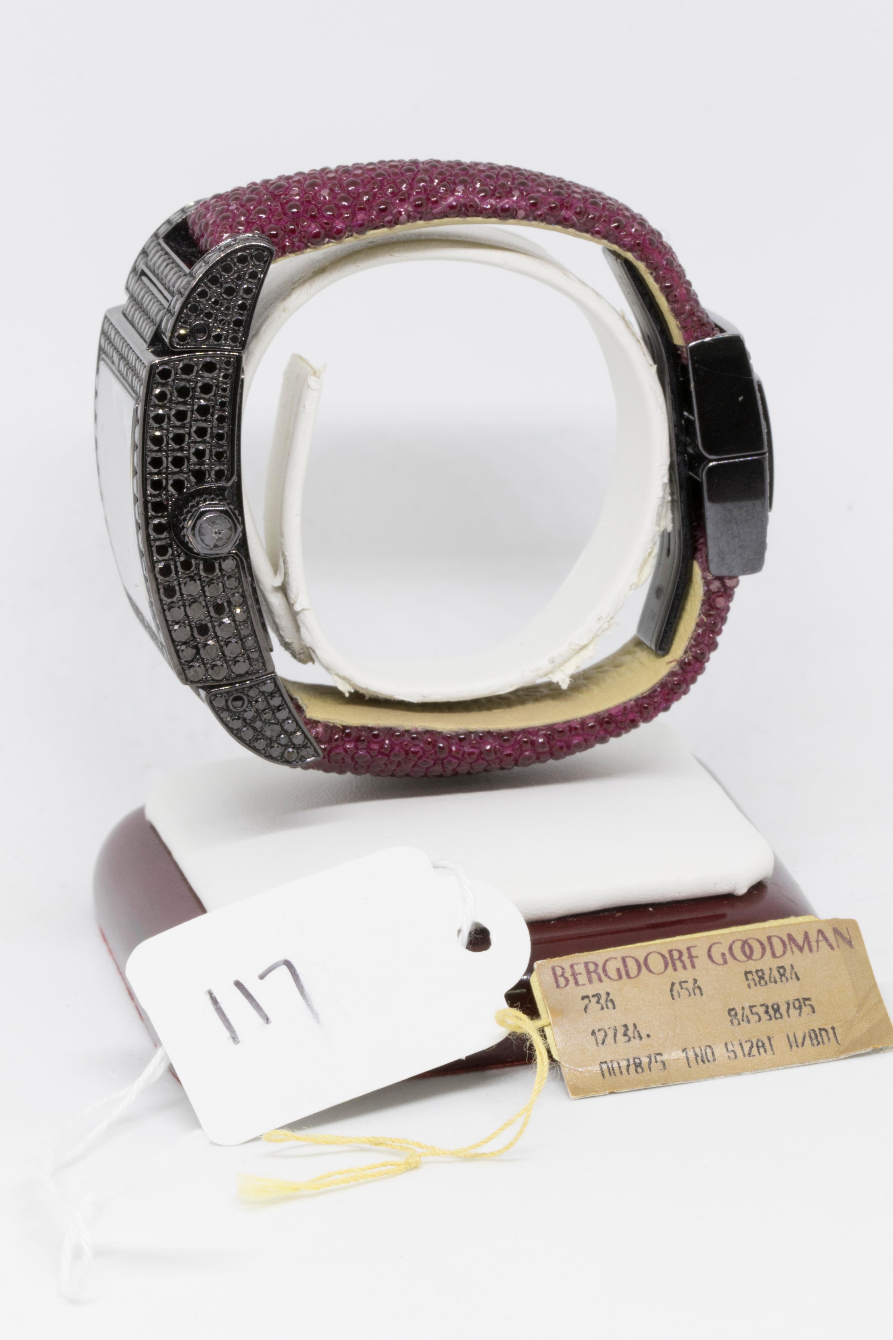 The progressive technologies of women's watches are surprisingly intertwined with the well-established traditional design of the model range inherent in watches from de Grisogono. Inlaid with diamonds transforms an elegant watch into an exquisite