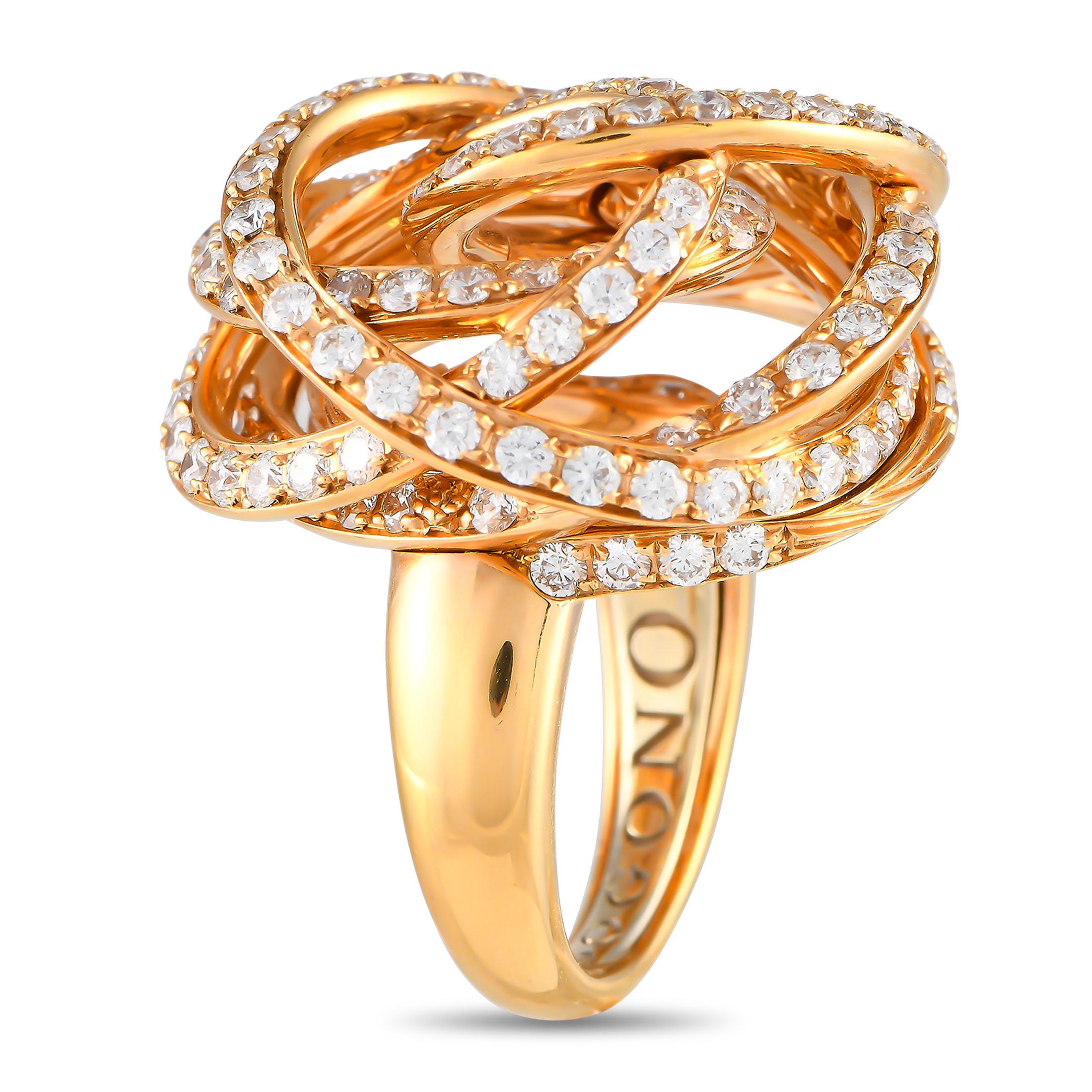 Ein auffälliges Stück für besondere Anlässe. Der Ring Matassa von de Grisogono zeichnet sich durch ein poliertes Band aus, das mit geschlungenen Bändern aus Roségold besetzt ist, die mit über hundert Diamanten von insgesamt 3,25 Karat besetzt sind.