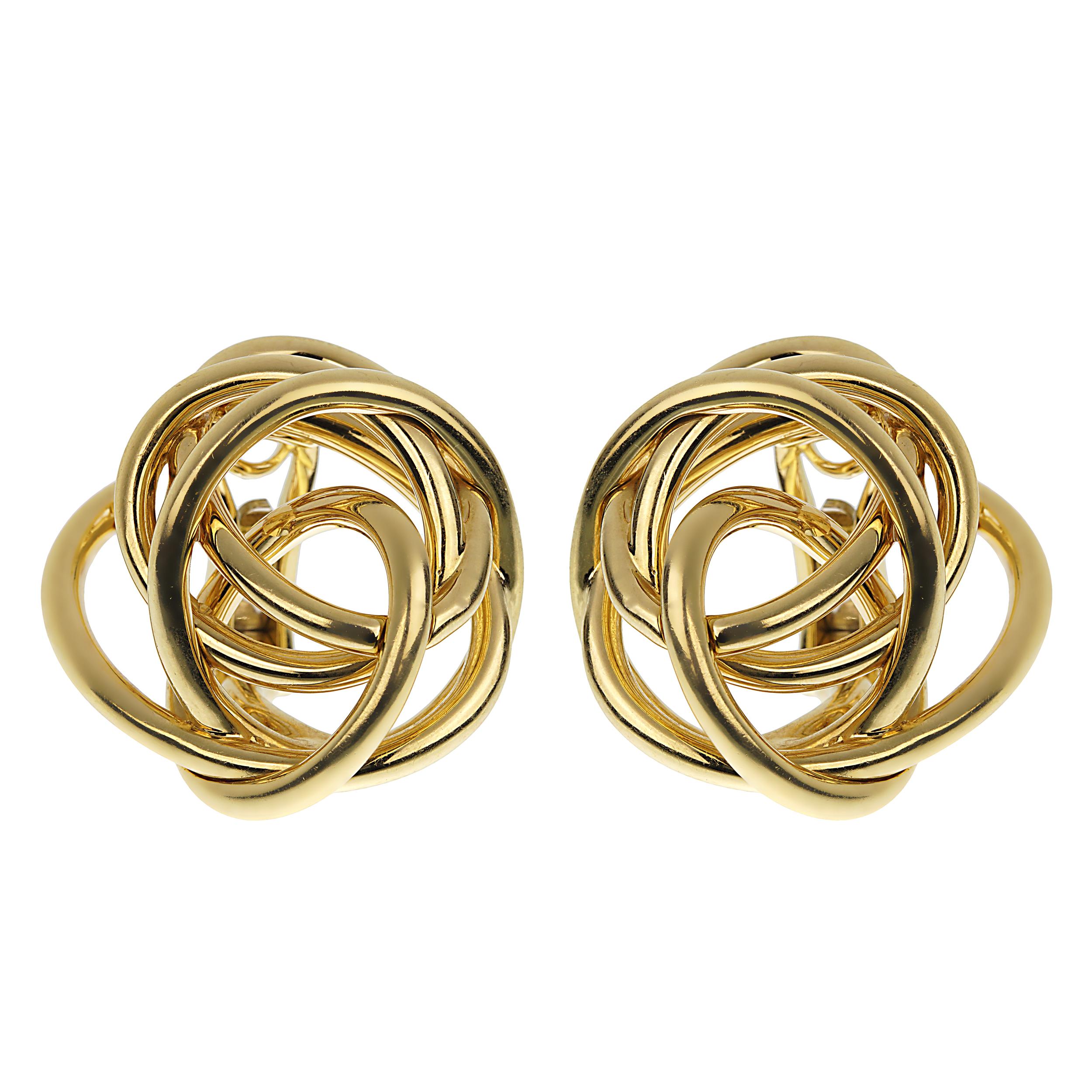 In der Welt des hochwertigen Schmucks gibt es nur wenige Stücke, die die Essenz von zeitloser Eleganz und innovativem Design so gut einfangen wie die De Grisogono Matassa-Ohrringe aus 18 Karat Gelbgold. 