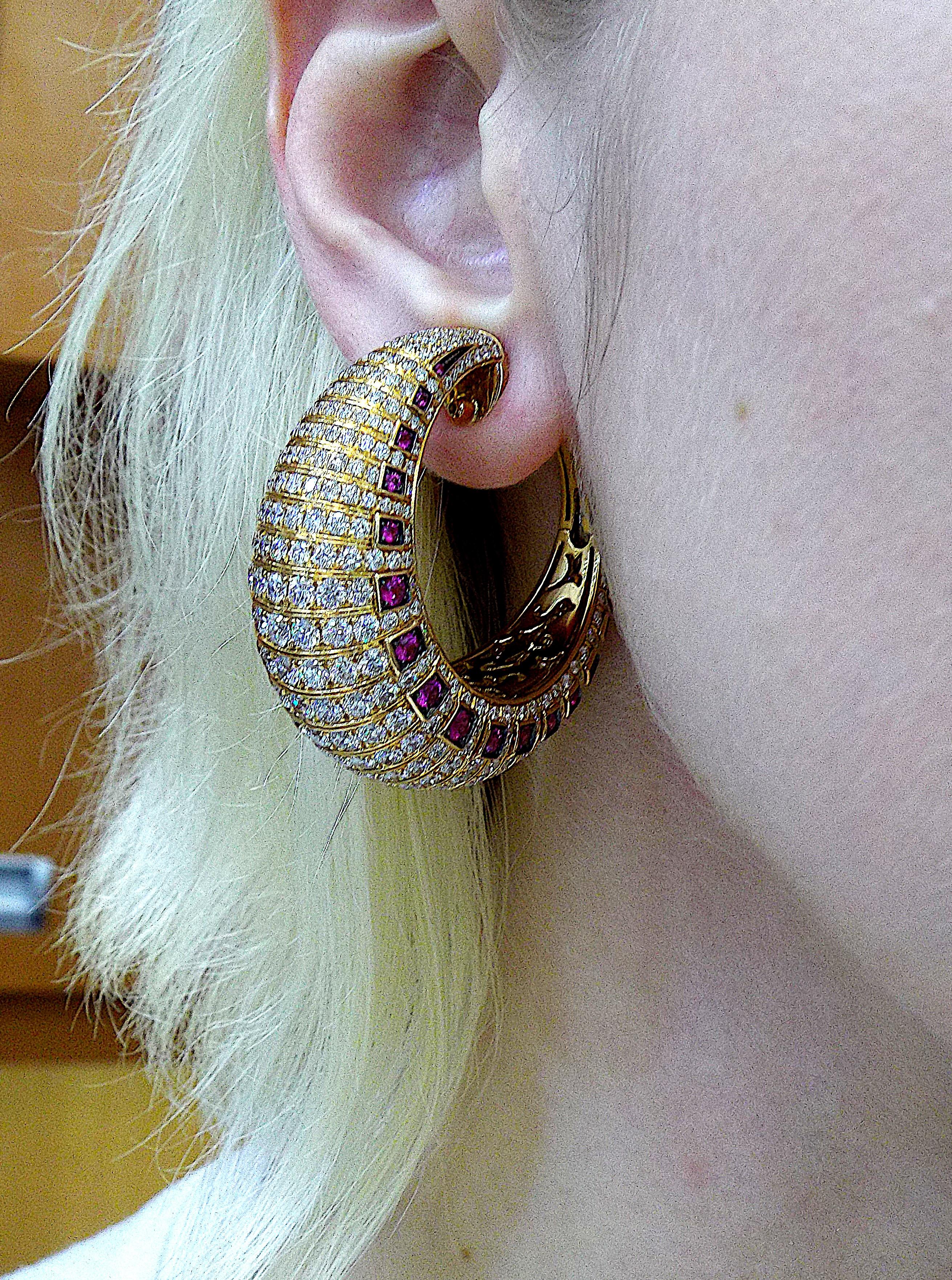 de Grisogono Pair of Rose Gold Diamond Ruby Hoop Earclips In Good Condition For Sale In New York, NY