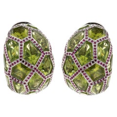 Pendientes de aro de oro blanco con peridoto y rubí De Grisogono