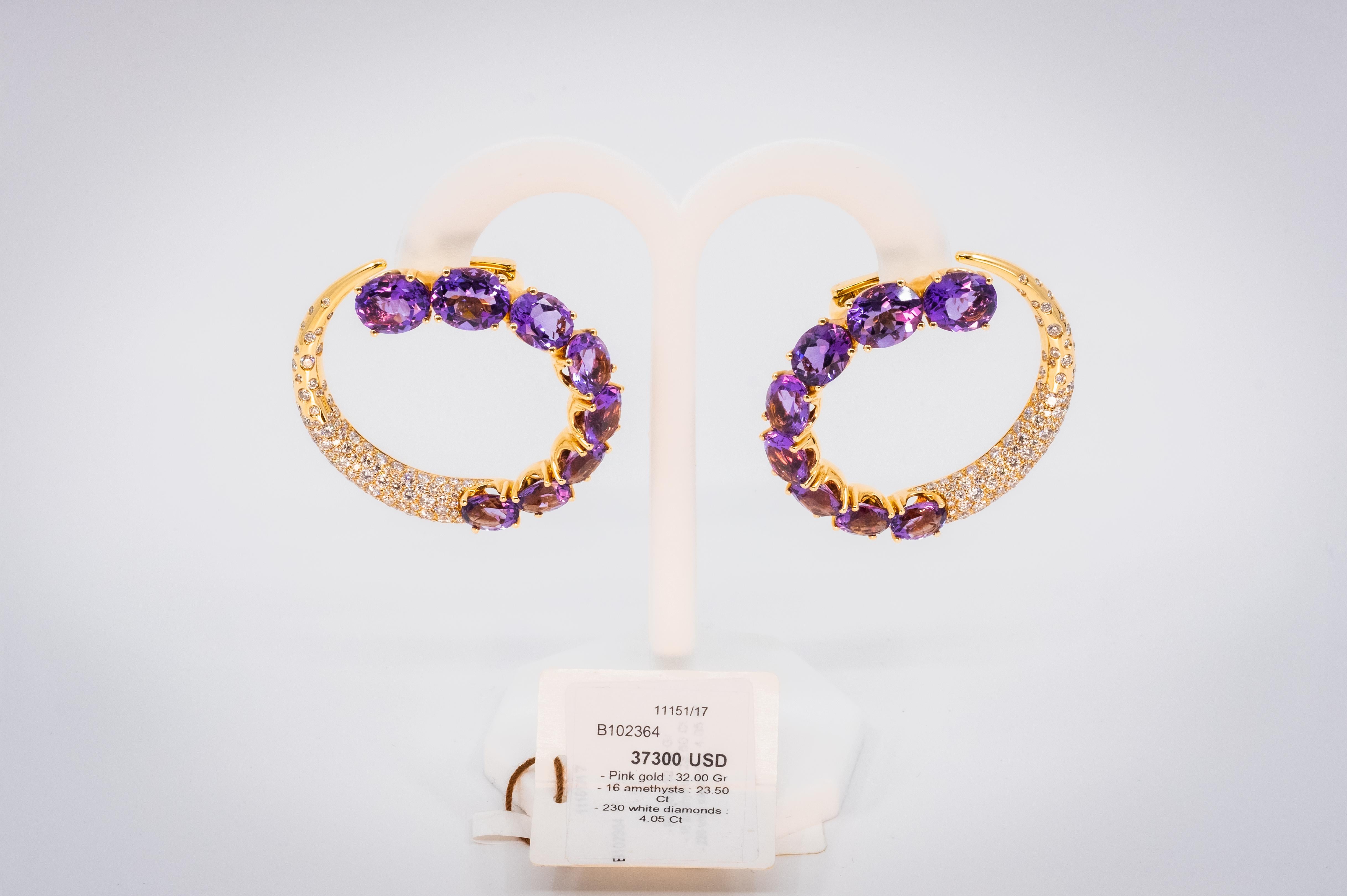 de GRISOGONO Amethyst-Ohrringe aus Roségold

Roségold 32,00 Gramm
16 Amethyste 23,50 Karat
230 Weiße Diamanten 4,05 Karat