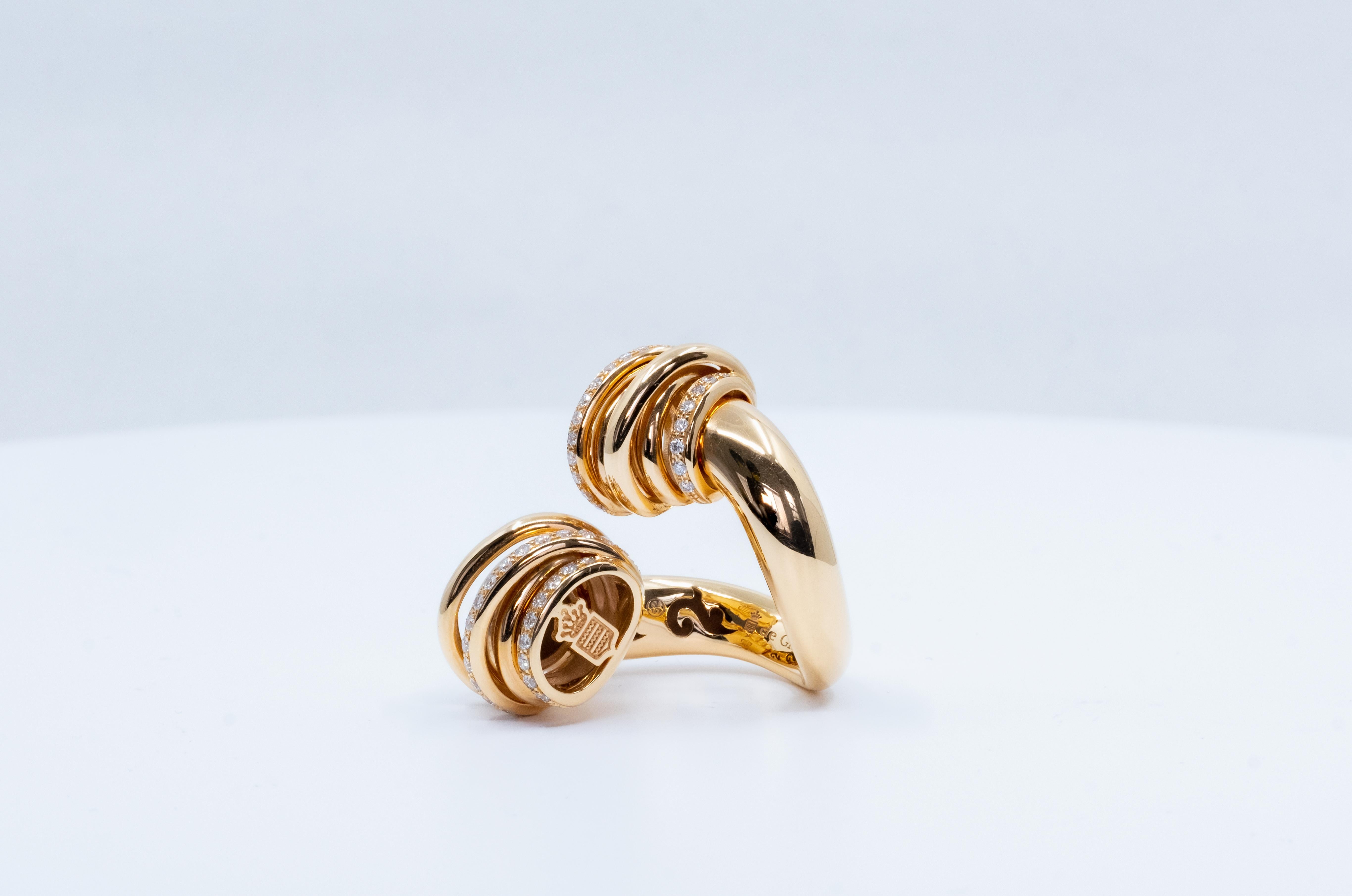 de GRISOGONO Bague en or rose et diamants blancs Neuf - En vente à New York, NY