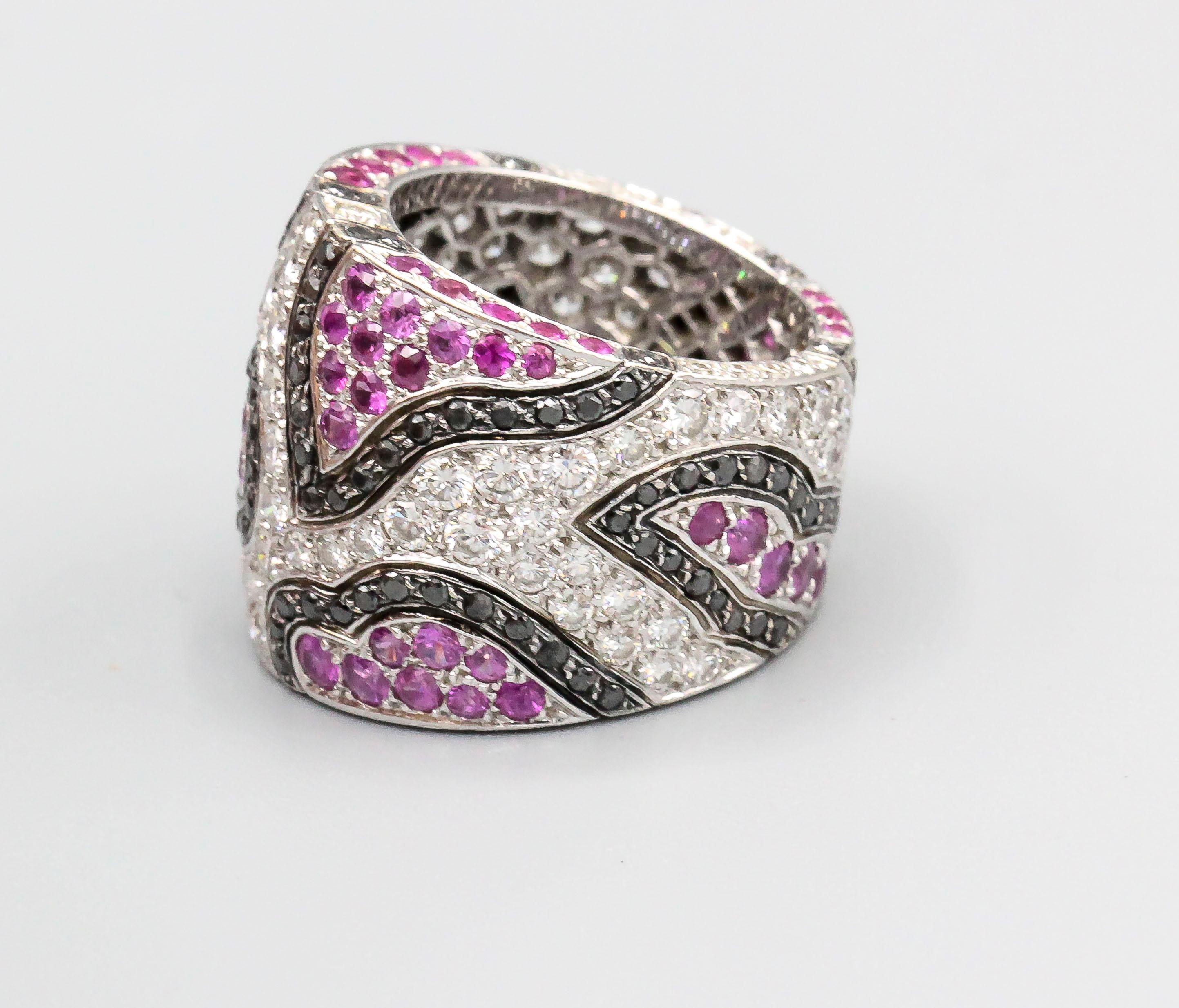 De Grisogono Bague en or blanc 18 carats avec saphir rose et diamants blancs et noirs Bon état - En vente à New York, NY