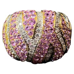 de GRISOGONO Anello da cocktail con diamante rotondo e zaffiro rosa in oro giallo bianco