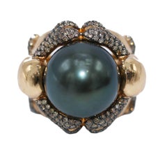 de Grisogono South Sea Pearl and Colored Diamond Skull Ring