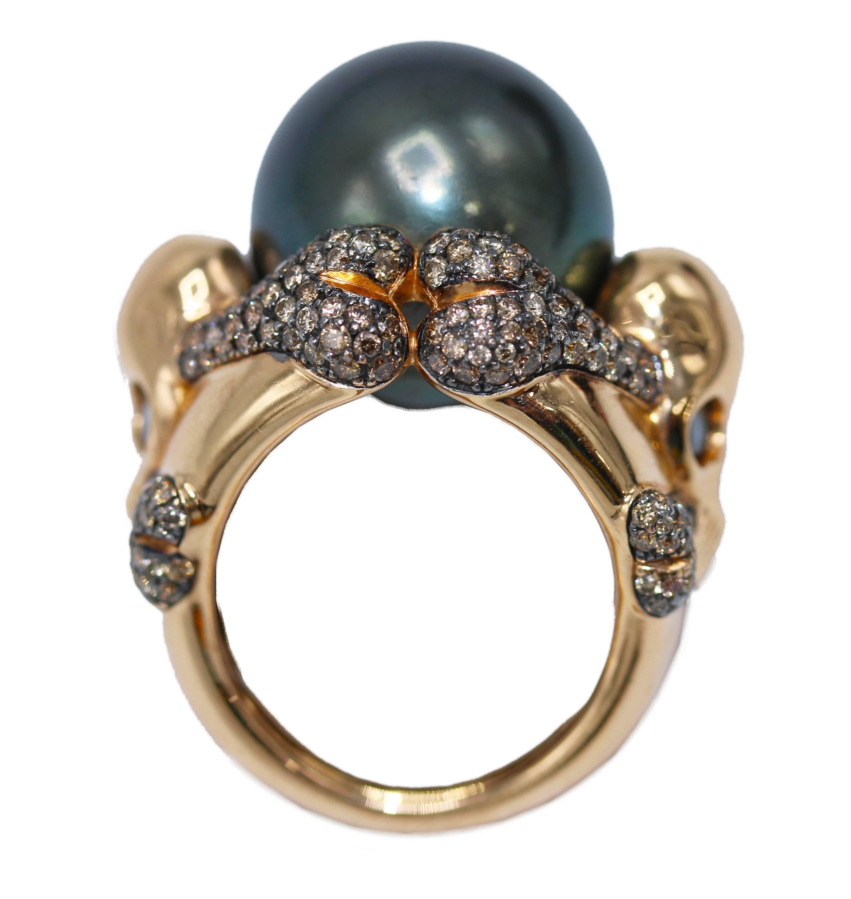 de Grisogono Südseeperle und farbiger Diamant Totenkopf-Ring (Zeitgenössisch) im Angebot