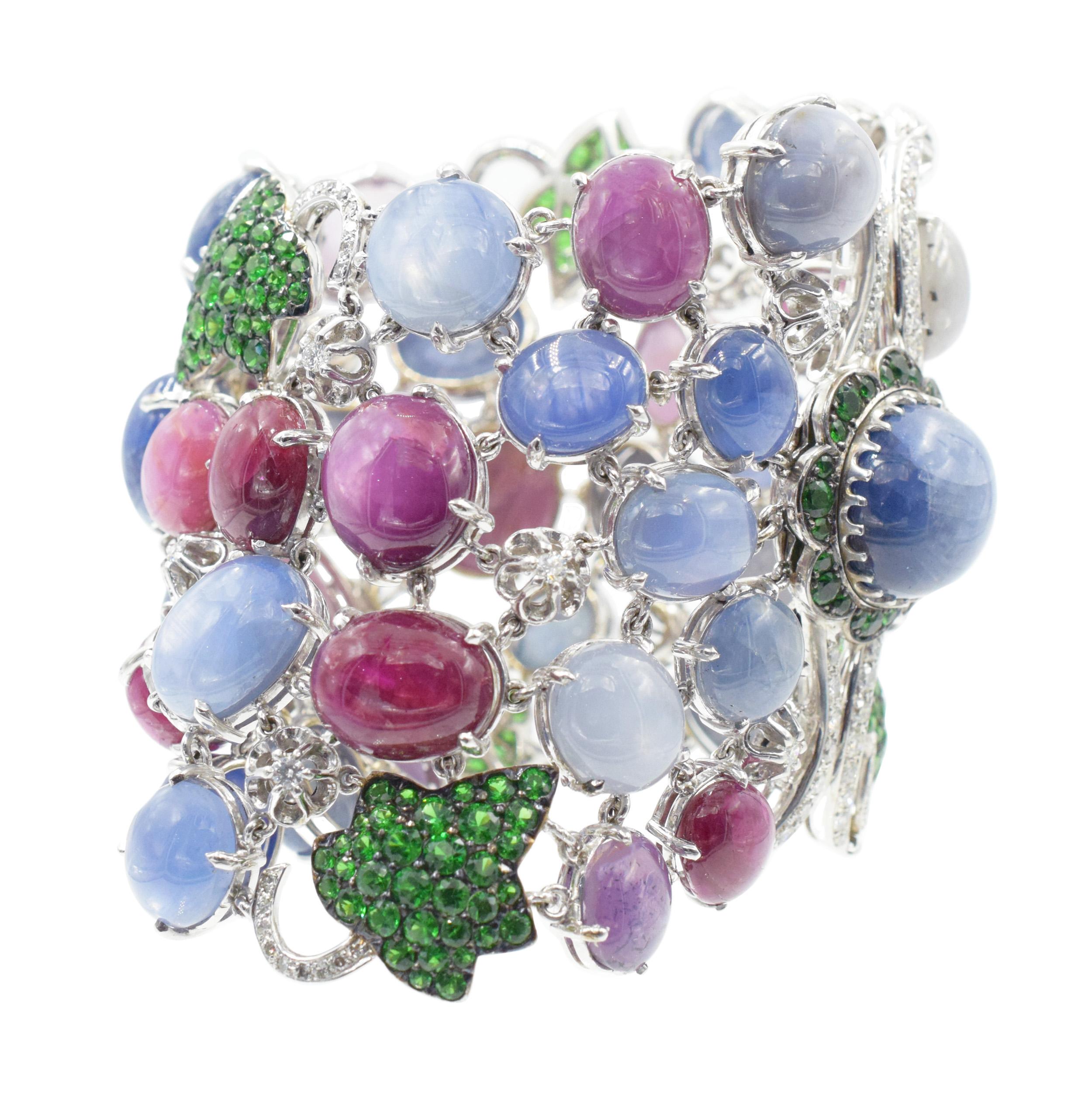 Taglio rotondo De GRISOGONO Bracciale con zaffiro e rubino a stella in vendita