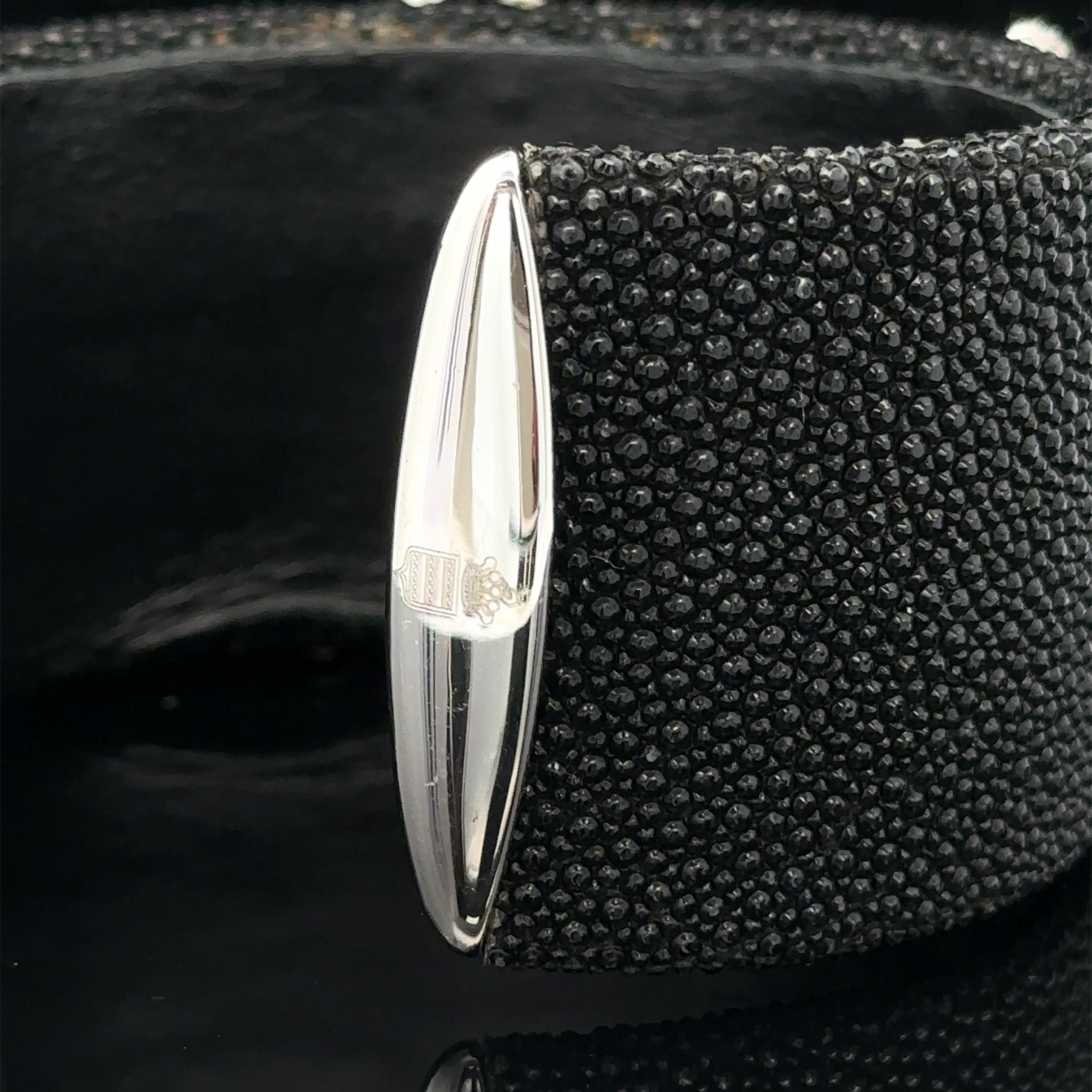 De GRISOGONO Polsino in pelle di razza con diamanti bianchi e neri in oro 18 carati in vendita 8