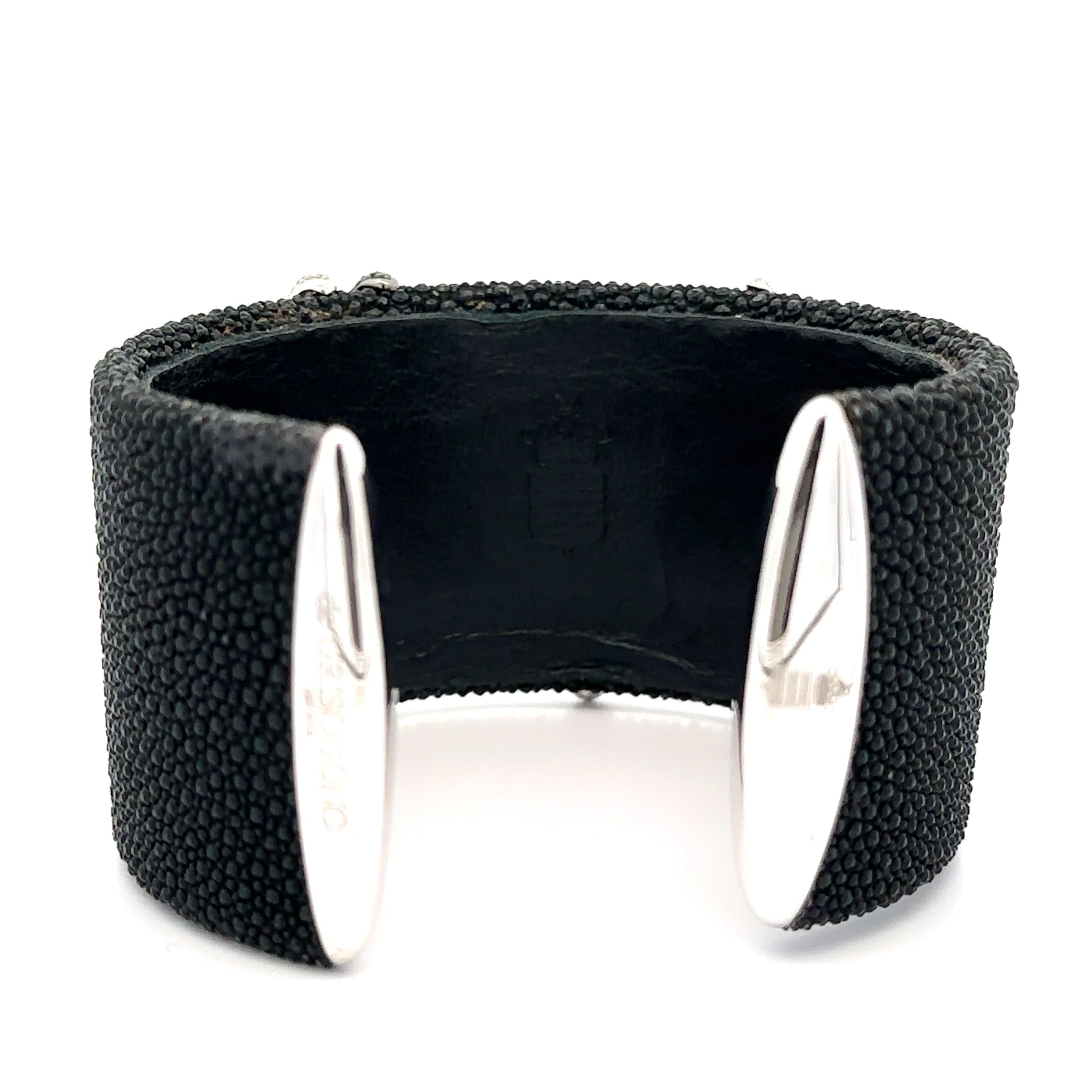 De GRISOGONO Polsino in pelle di razza con diamanti bianchi e neri in oro 18 carati In condizioni buone in vendita a Montclair, NJ