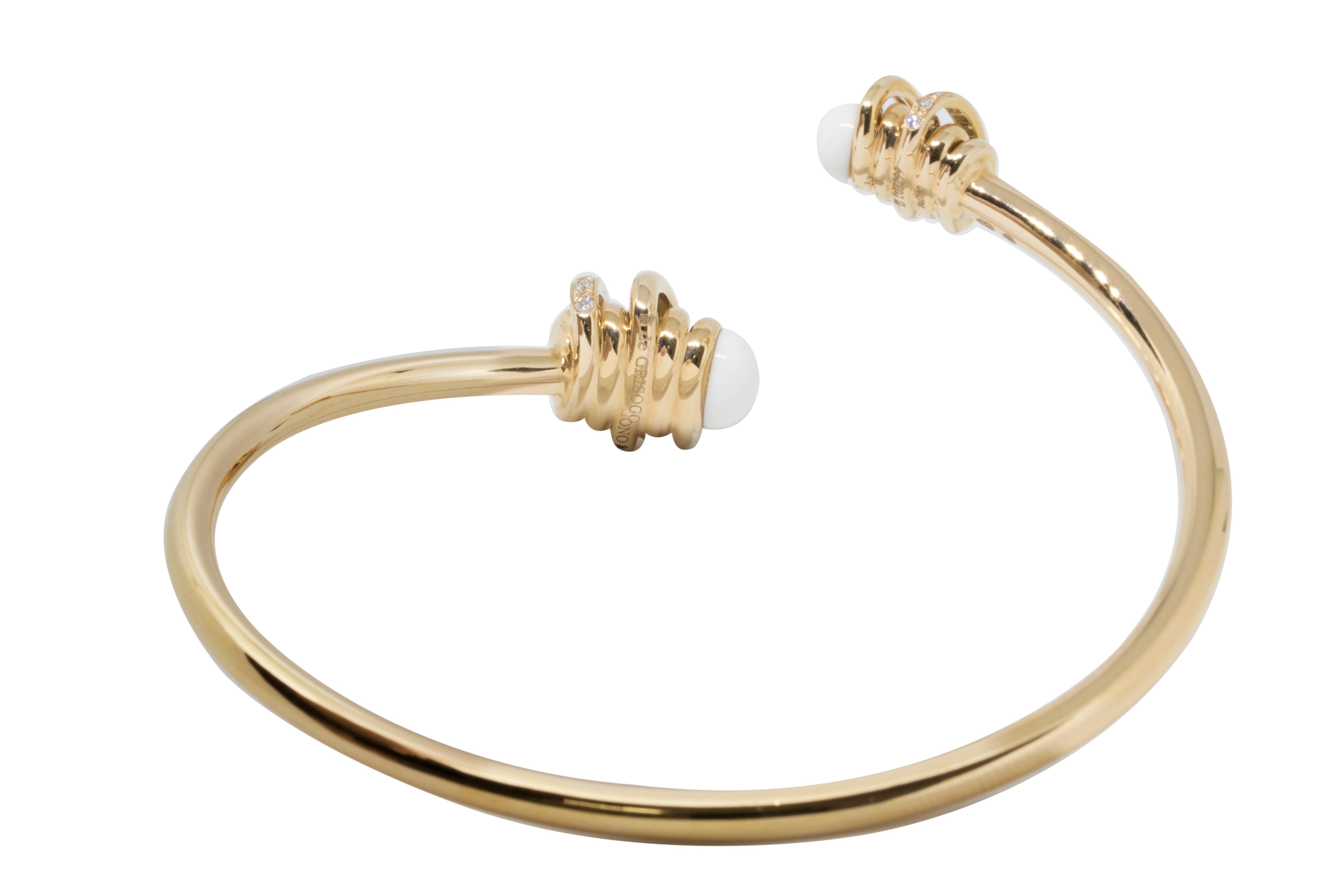 de GRISOGONO Toi & Moi 18-karat White Opal and Diamond Cuff In New Condition For Sale In New York, NY
