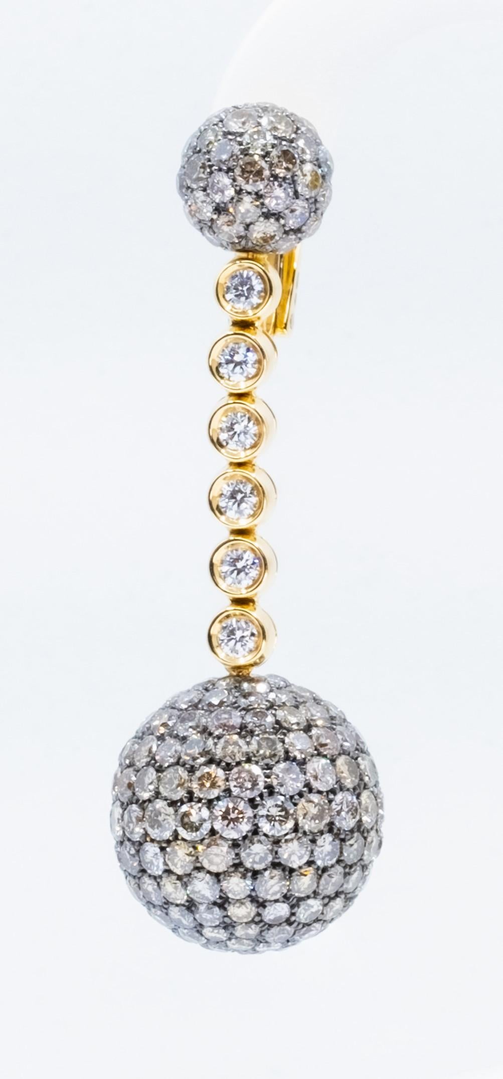 Women's de GRISOGONO Yellow and White Gold Earrings For Sale