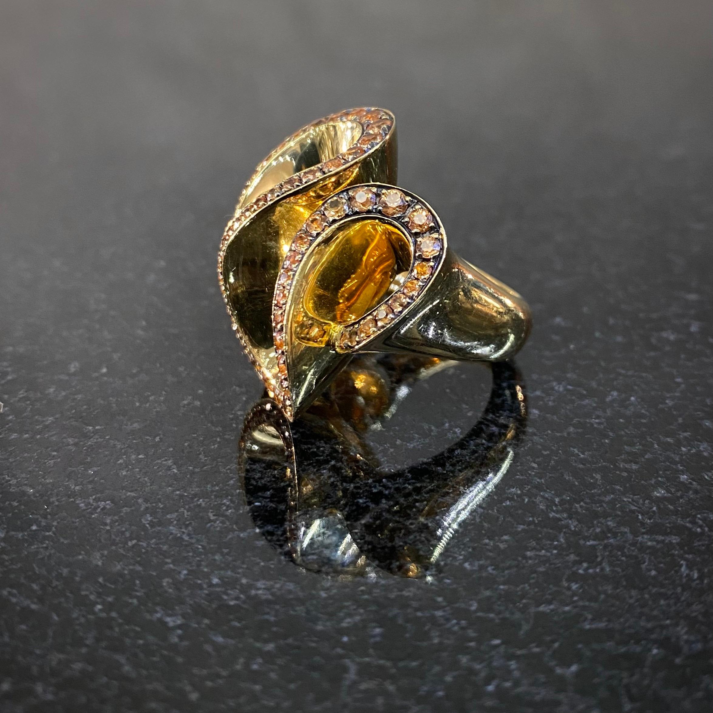 Round Cut de GRISOGONO Zingana Round Yellow Sapphire Abstract Cocktail Ring Yellow Gold For Sale