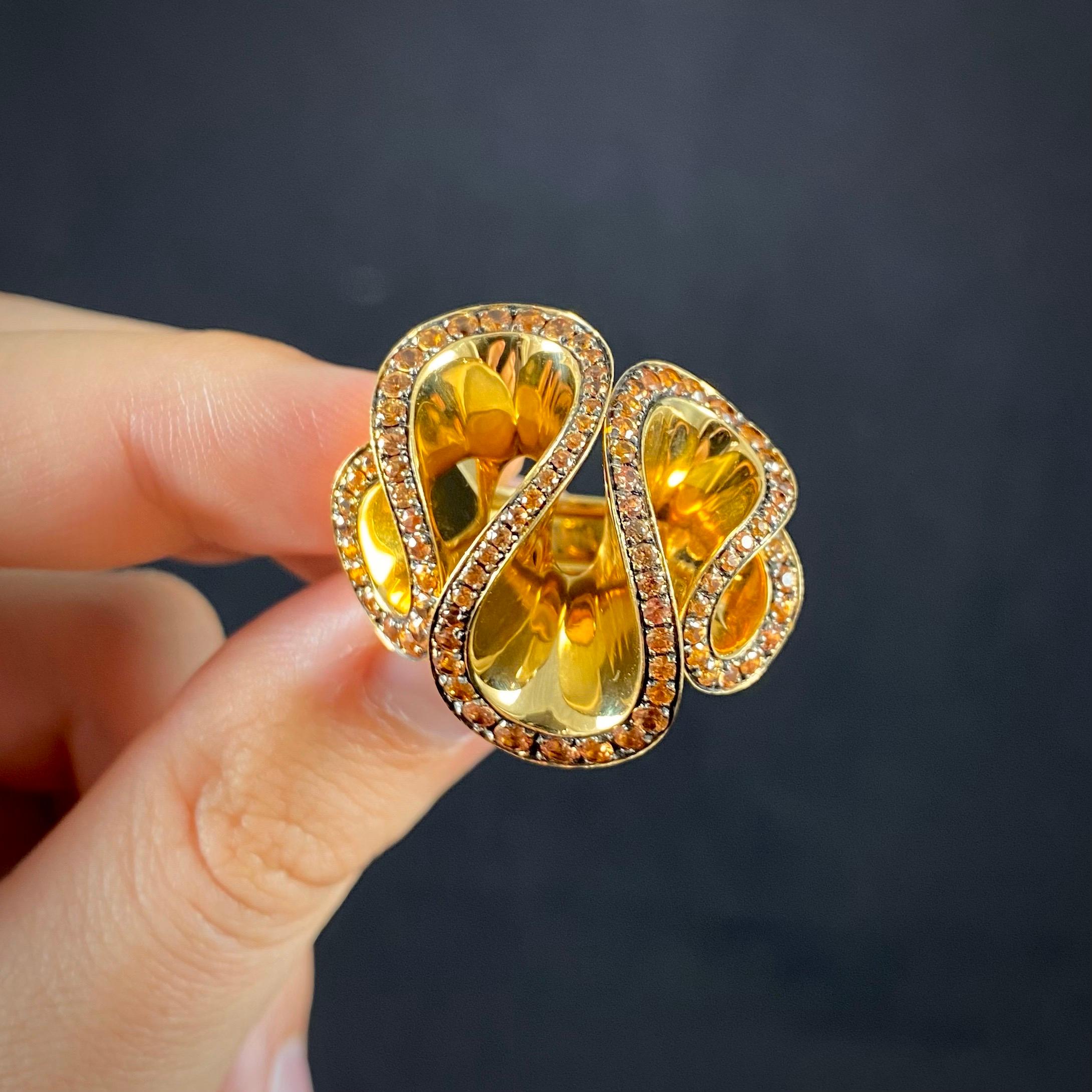 Round Cut de GRISOGONO Zingana Round Yellow Sapphire Abstract Cocktail Ring Yellow Gold For Sale