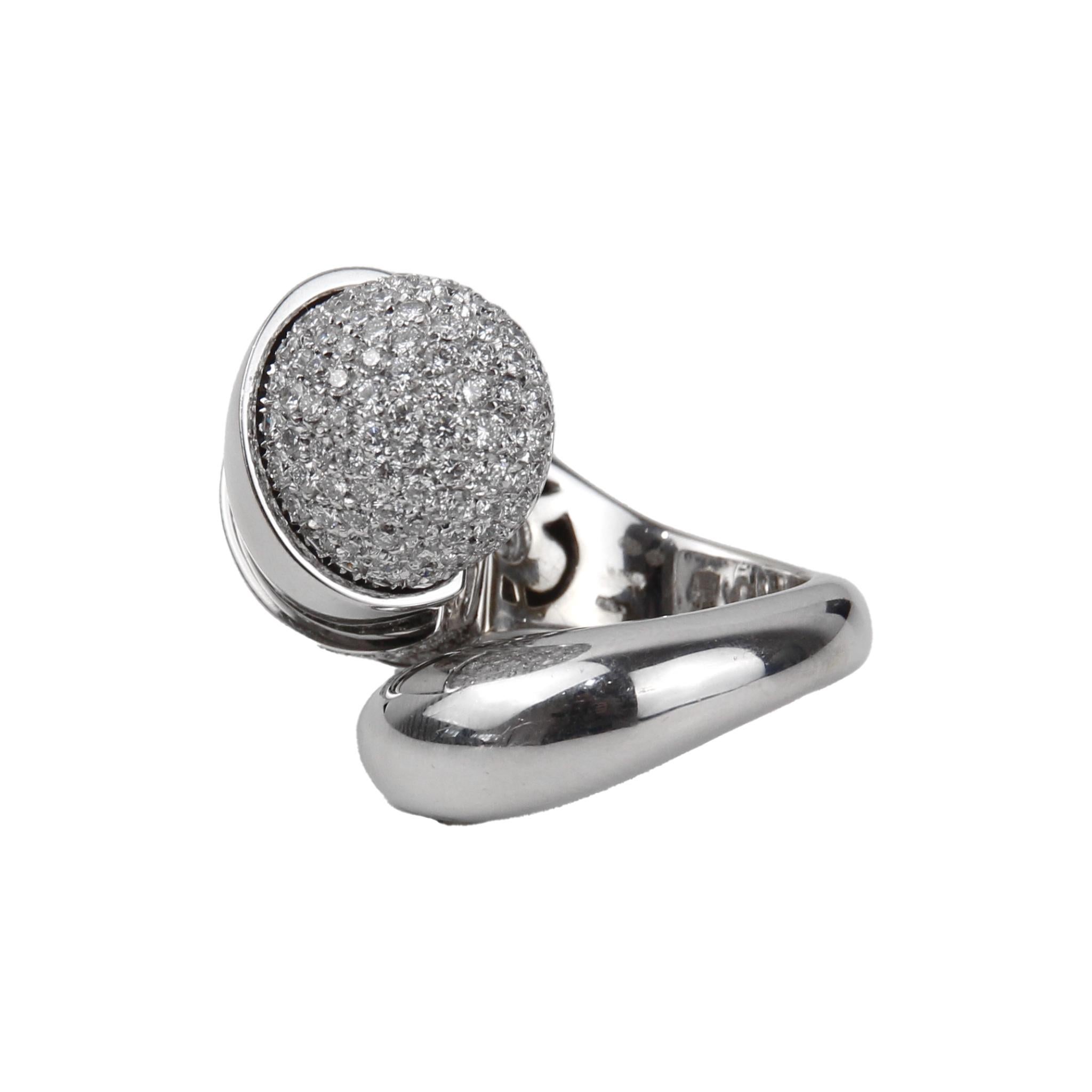 De Grissogono Diamond Ring 18K White Gold
Diamonds: 3.80ctw
Ring Size: 6.75
Retail $28,900.00
SKU: DGR01061
Model number: 55052/01