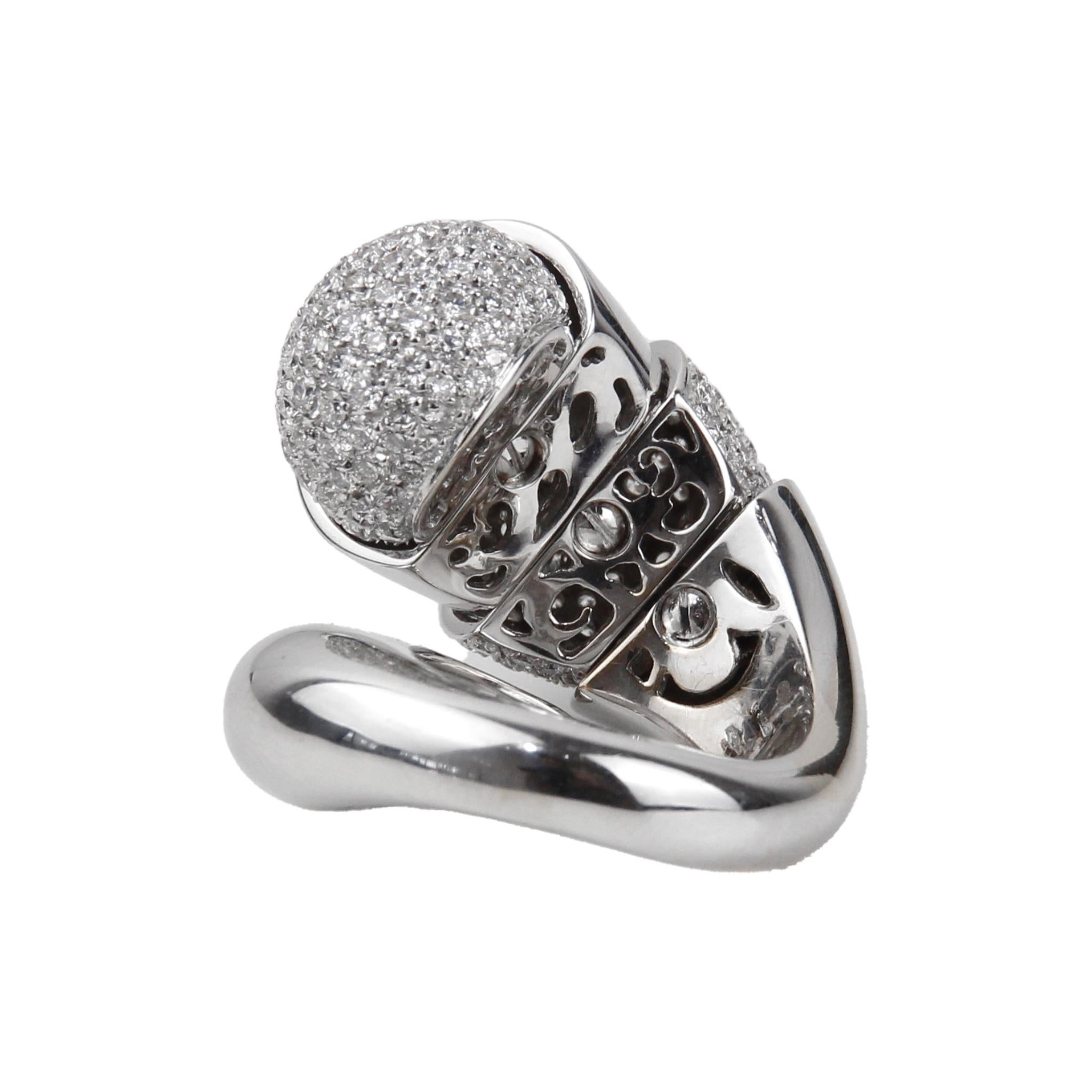 De Grissogono 18k White Gold Diamond Ring In New Condition For Sale In North Miami Beach, FL