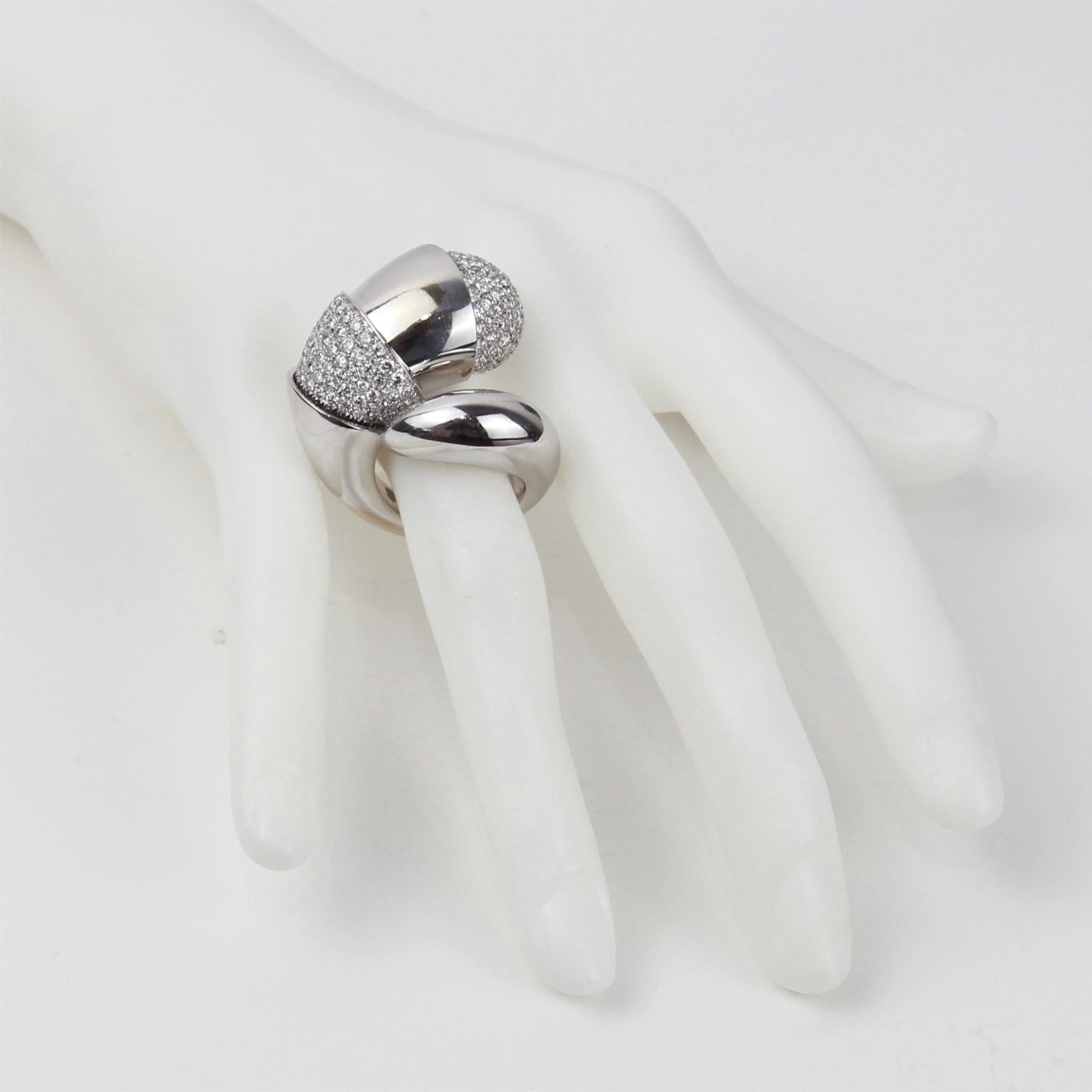 Women's or Men's De Grissogono 18k White Gold Diamond Ring For Sale