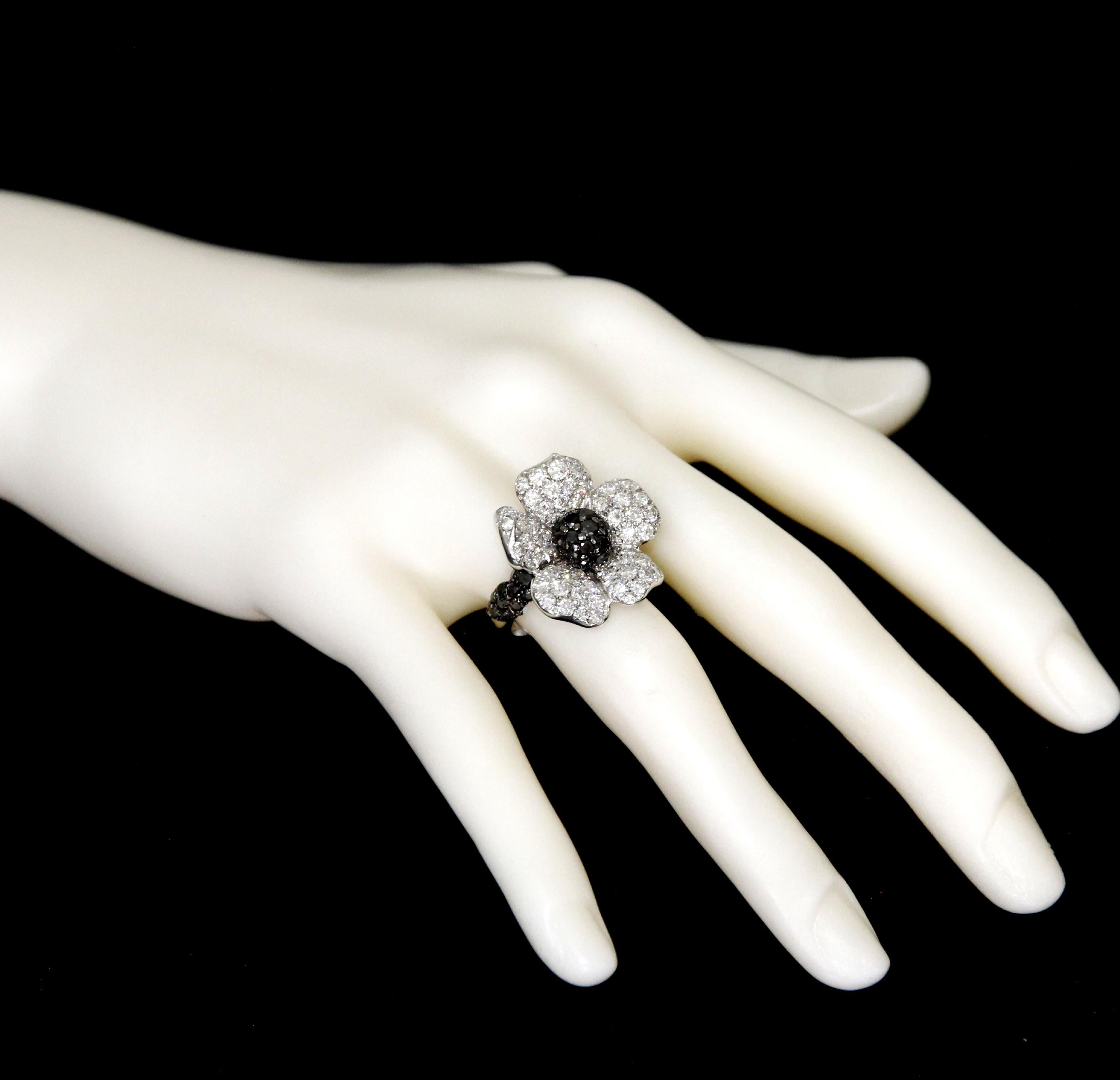 De Grissogono Diamond Ring 18K White Gold
Diamonds 4.92ctw
US Size 5.75
Retail $34,800.00