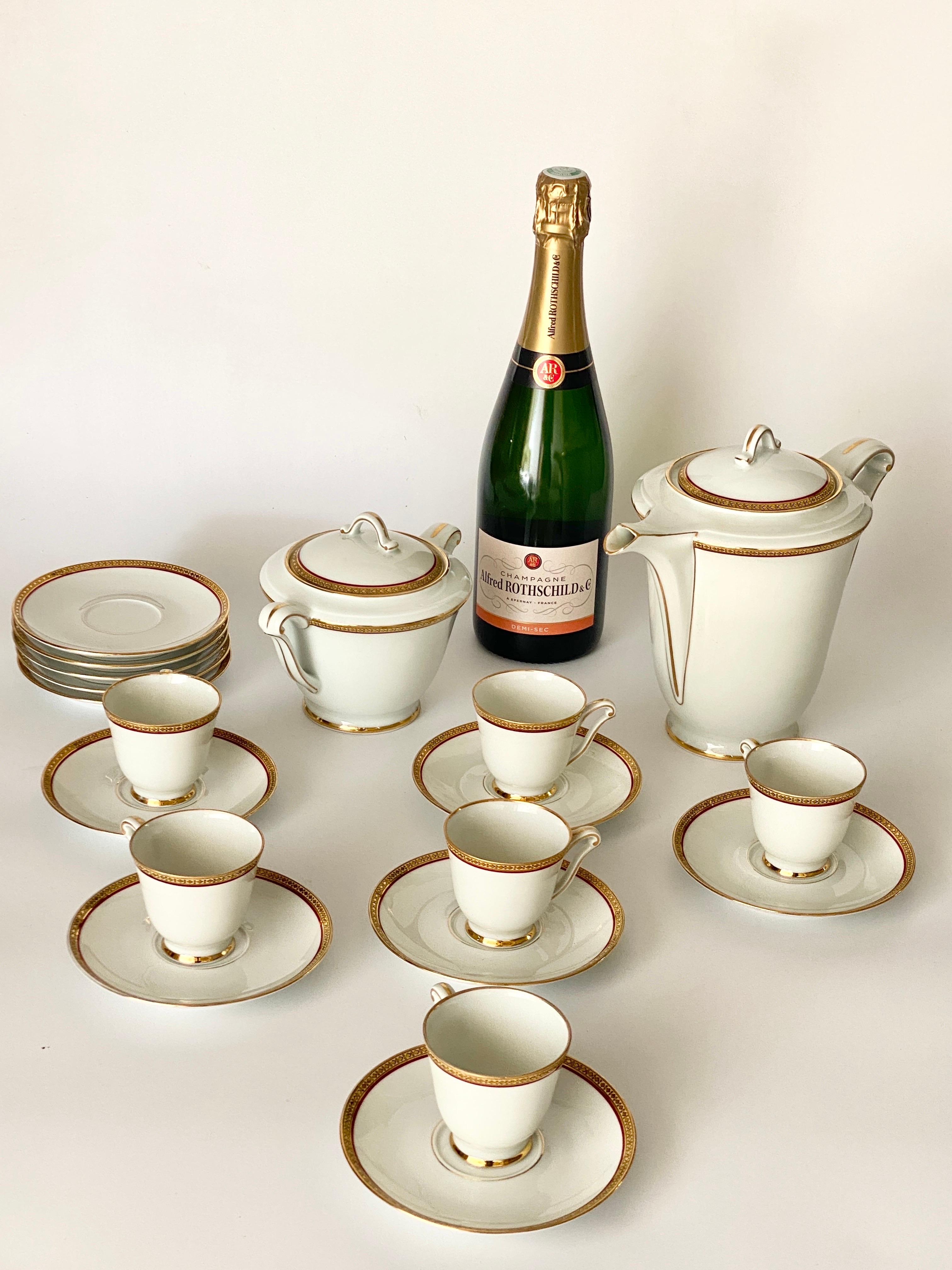 De Havilland, Limoges Coffee Service in Porcelain and 24-Karat Gold, 19 Pieces For Sale 4