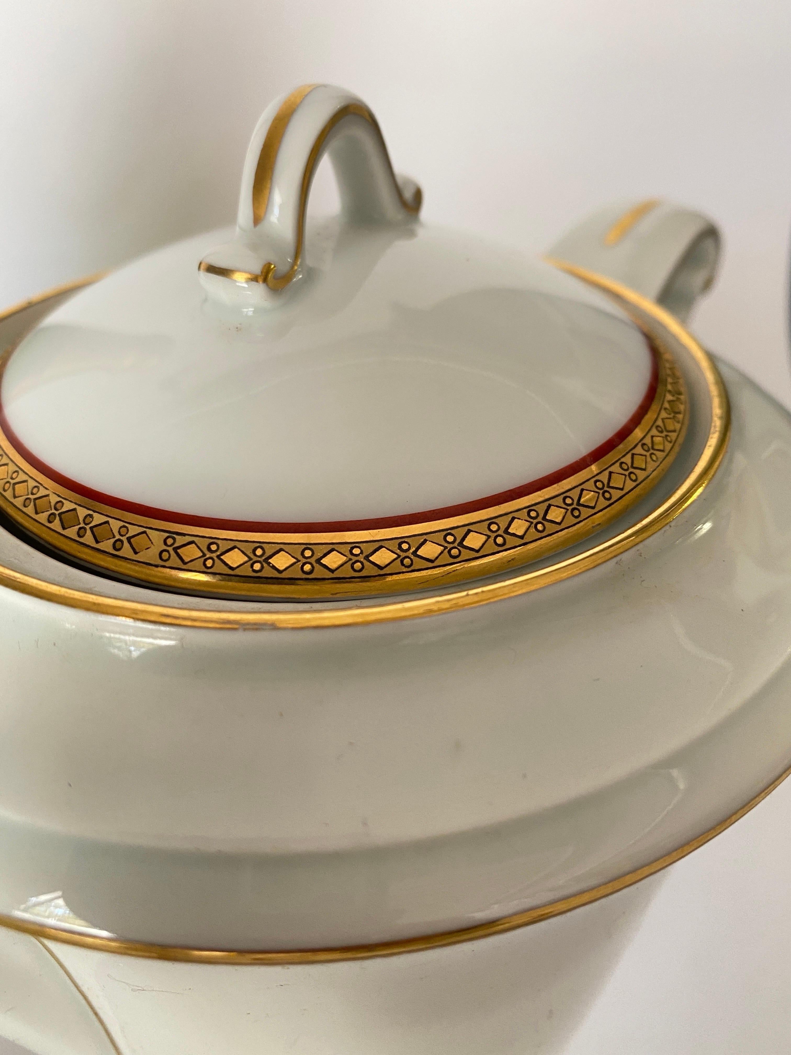 Mid-20th Century De Havilland, Limoges Coffee Service in Porcelain and 24-Karat Gold, 19 Pieces For Sale