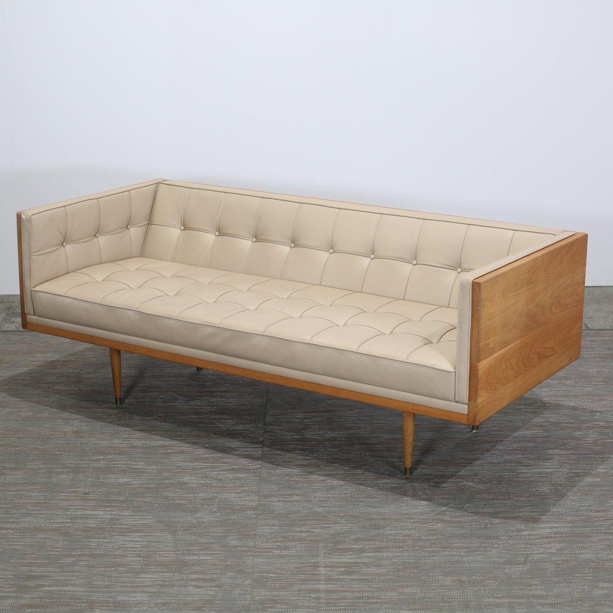 De La Espada Leather Box Sofa by Autoban In Good Condition For Sale In Basildon, London