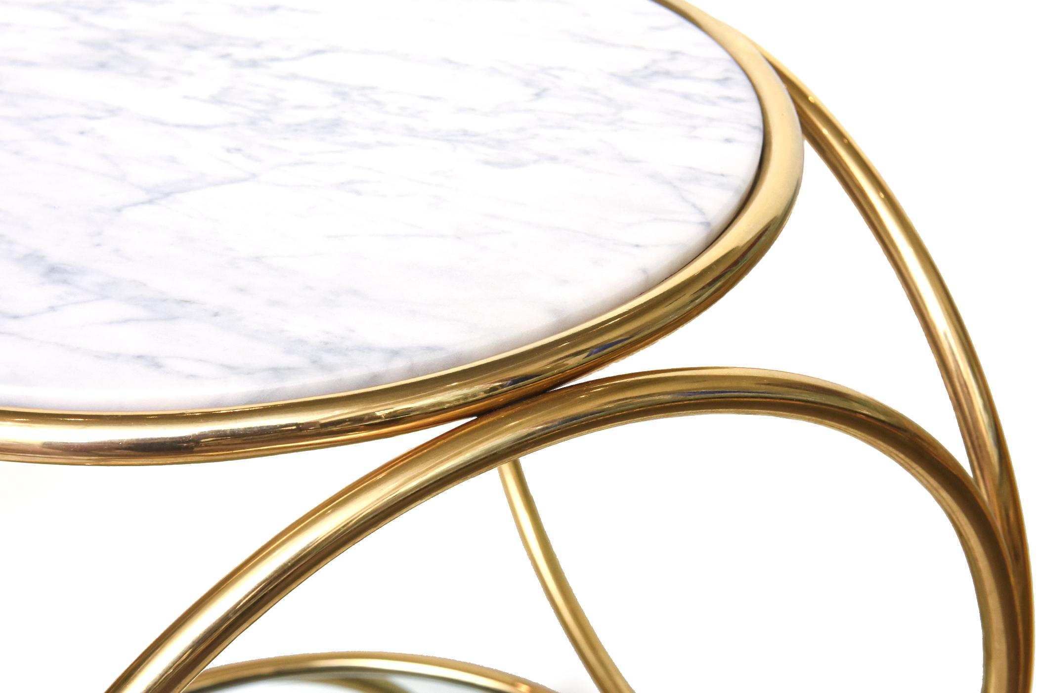 De La Espada Gold Plated Steel Ring Side Table with Carrara Marble Top & Mirror In Good Condition In North Miami, FL
