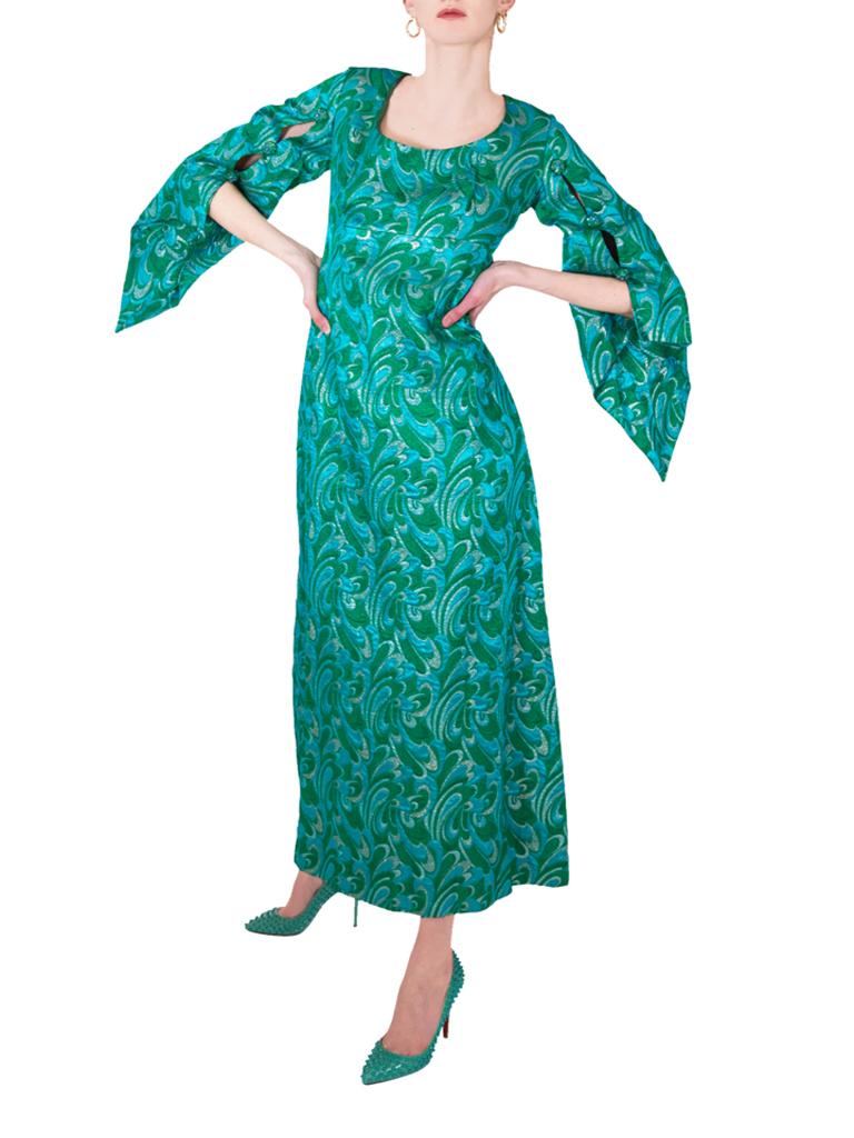 Frank Usher - Robe en brocart turquoise, fin des années 1960 Pour femmes en vente