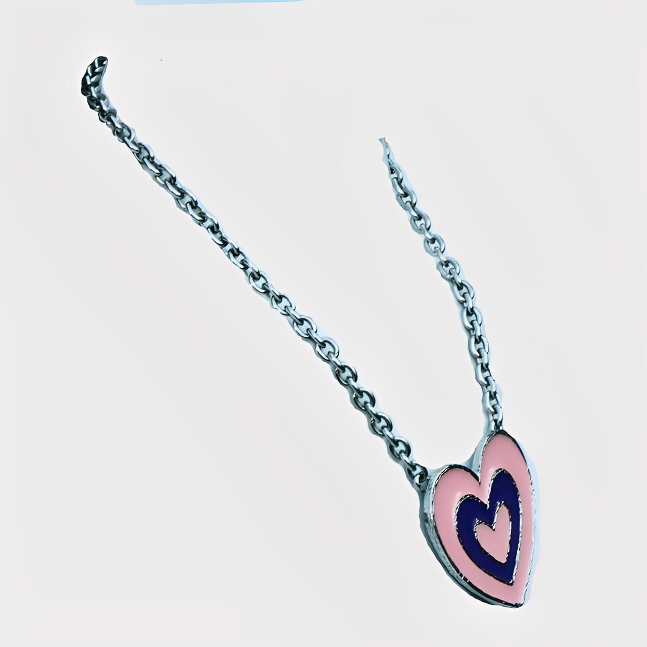 da uomo o donna Collana con ciondolo a forma di cuore con smalto rosa e blu di De Lux A.Silver/A'DAM in vendita