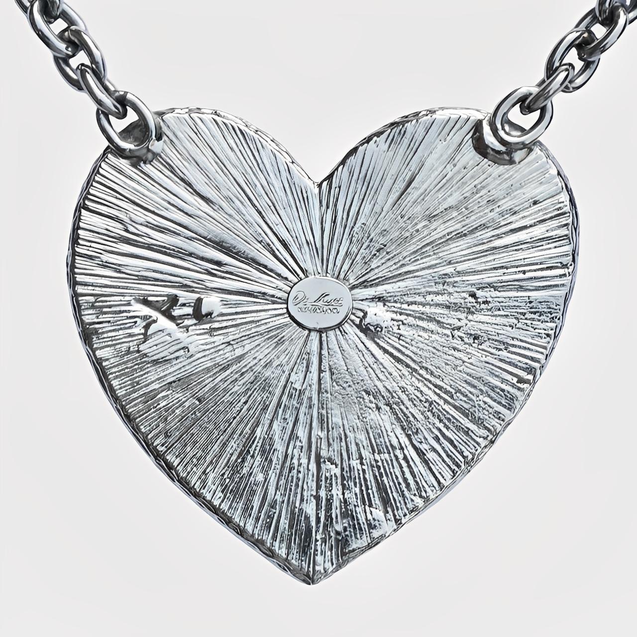 Collana con ciondolo a forma di cuore con smalto rosa e blu di De Lux A.Silver/A'DAM in vendita 2