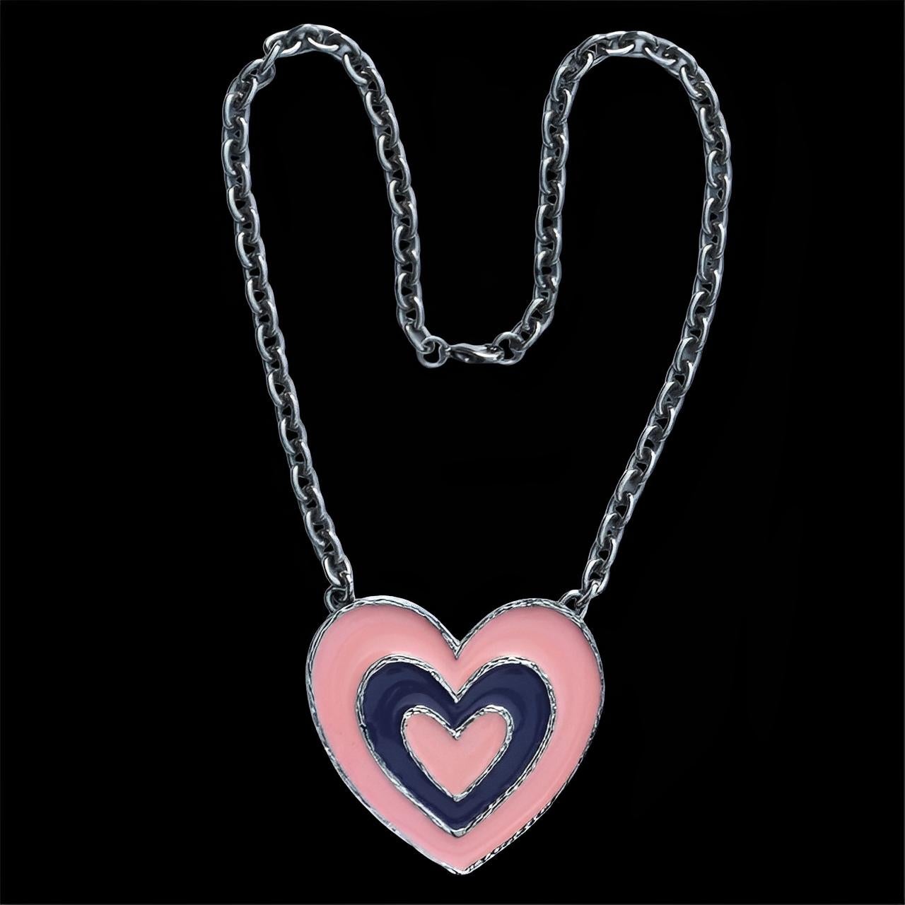 Collana con ciondolo a forma di cuore con smalto rosa e blu di De Lux A.Silver/A'DAM in vendita 5