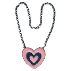 Collana con ciondolo a forma di cuore con smalto rosa e blu di De Lux A.Silver/A
DAM