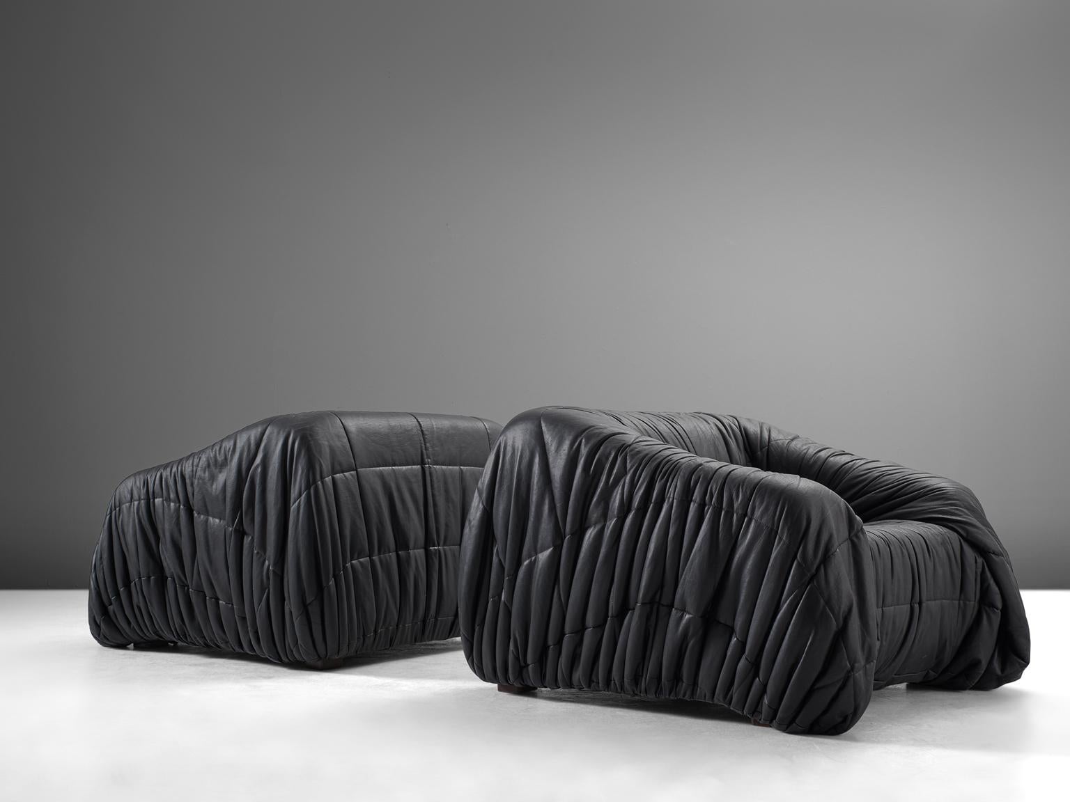 De Pas, D'urbino und Lomazzi, Paar Loungesessel aus schwarzem Leder im Zustand „Gut“ im Angebot in Waalwijk, NL