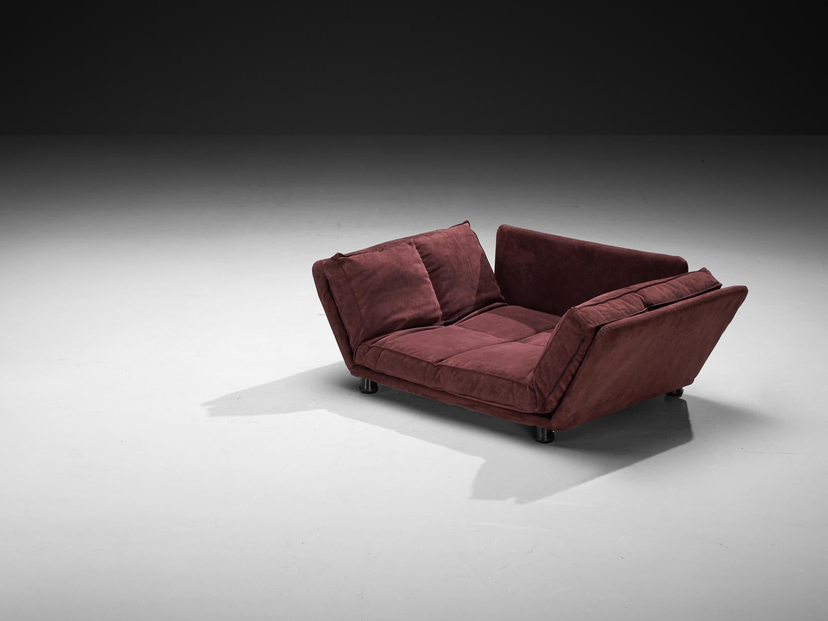 Gionathan de Pas & Donato D'Urbino & Paolo Lomazzi pour BBB, chaise longue 'Flap', métal, plastique, alcantara, Italie, 1975

La chaise longue 