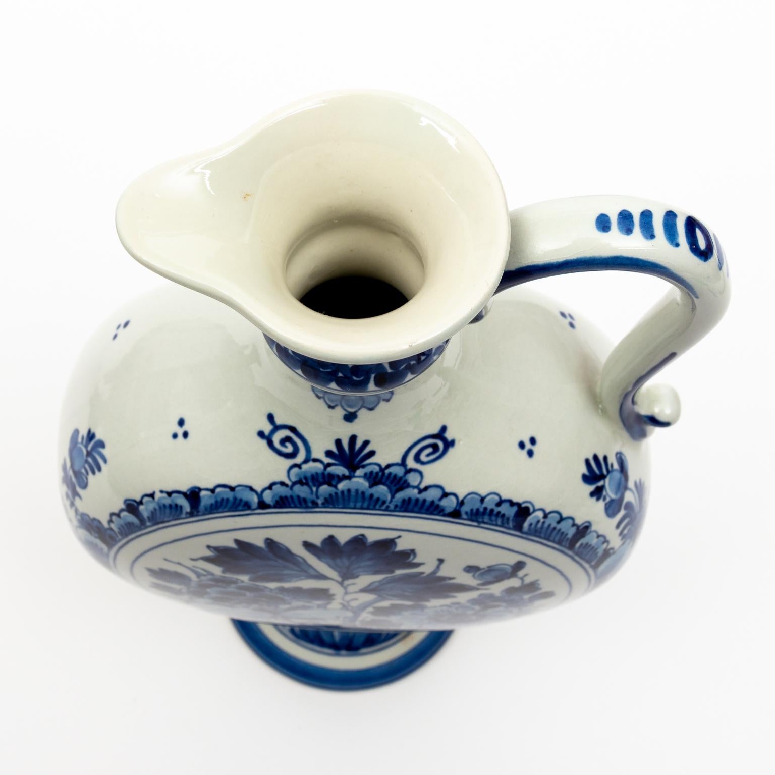 De Porceleyne Fles Delft Pitcher In Good Condition In Stamford, CT