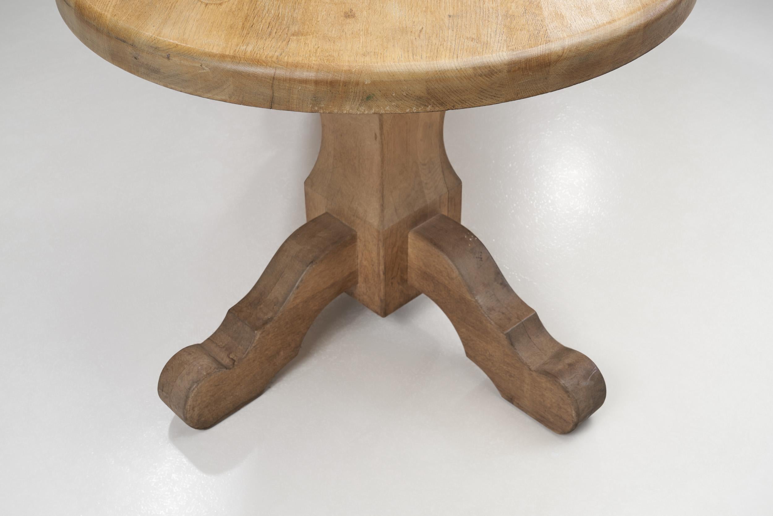 De Puydt Oak Dining Table with Carved Legs, Belgium 1970s For Sale 7