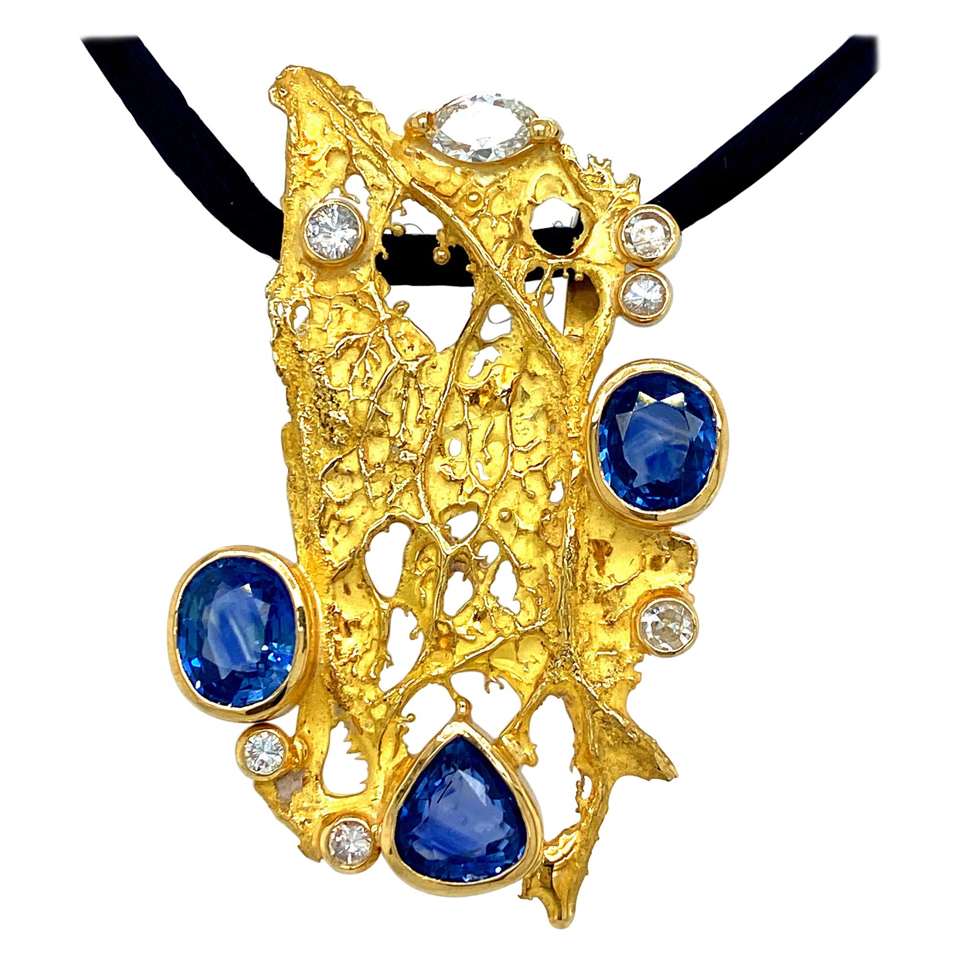 De Saedeleer 18 Karat Gold Pendant 6.08 Ceylon Sapphires and 0.89 Diamonds For Sale