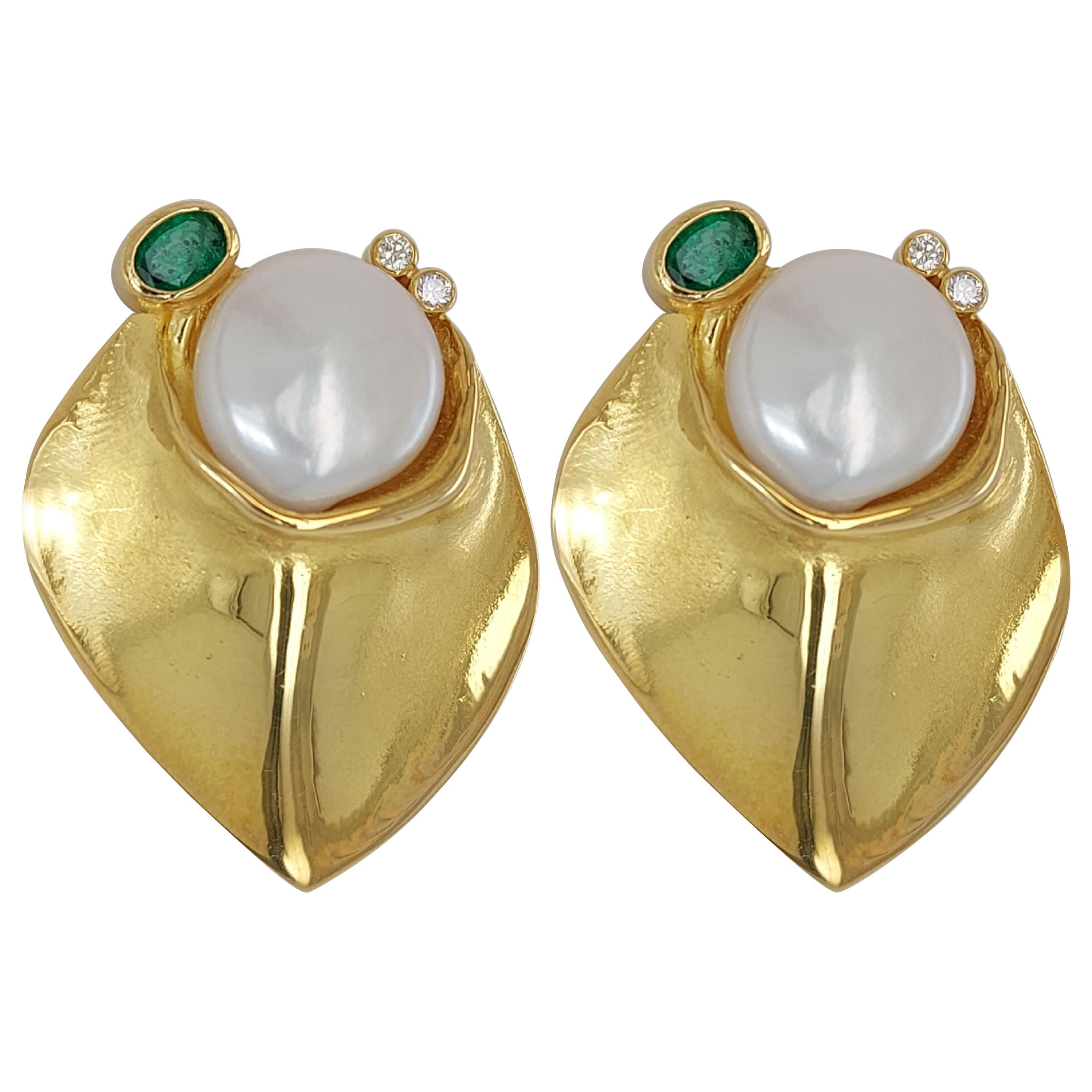 De Saedeleer 18kt Yellow Gold Clip-On Earrings with Diamond, Emerald, Pearl