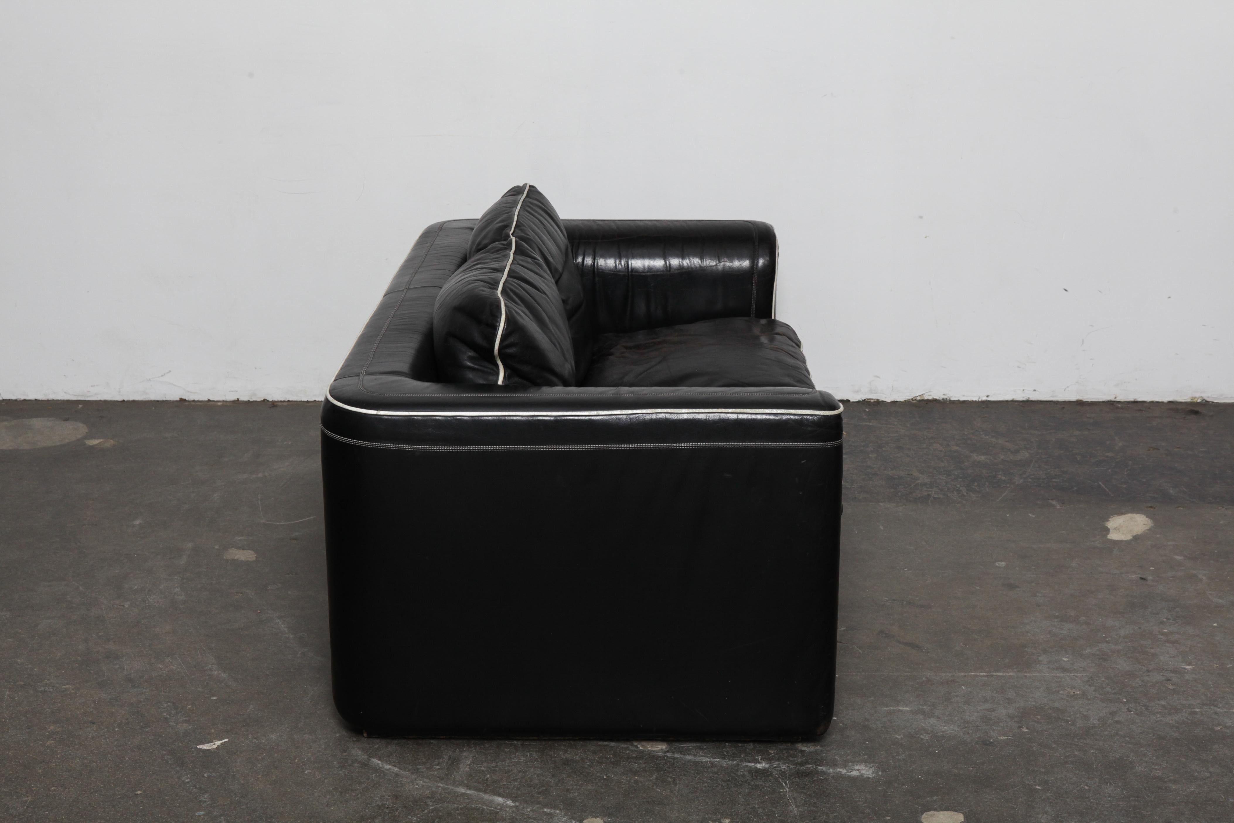 Modern De Sede 1980s Black Leather 2-Seat Sofa For Sale