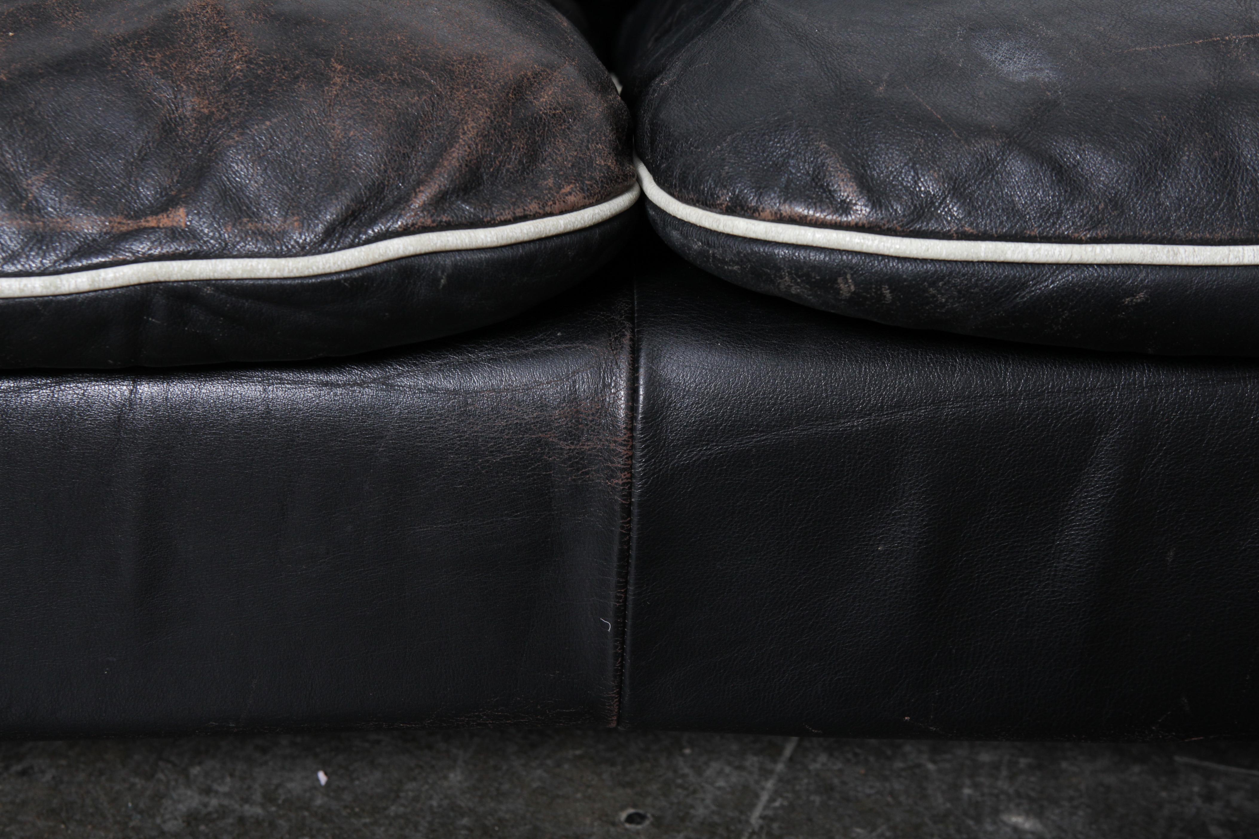 De Sede 1980s Black Leather 2-Seat Sofa For Sale 2