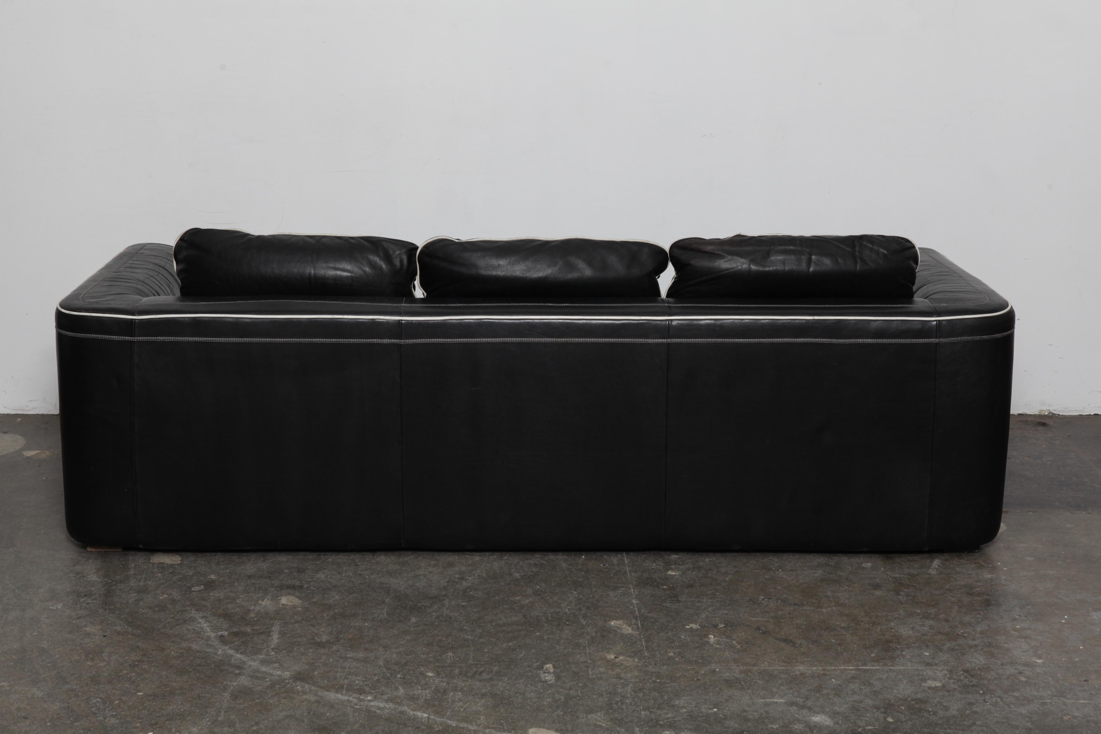 De Sede 1980s Black Leather 3-Seat Sofa In Good Condition For Sale In North Hollywood, CA