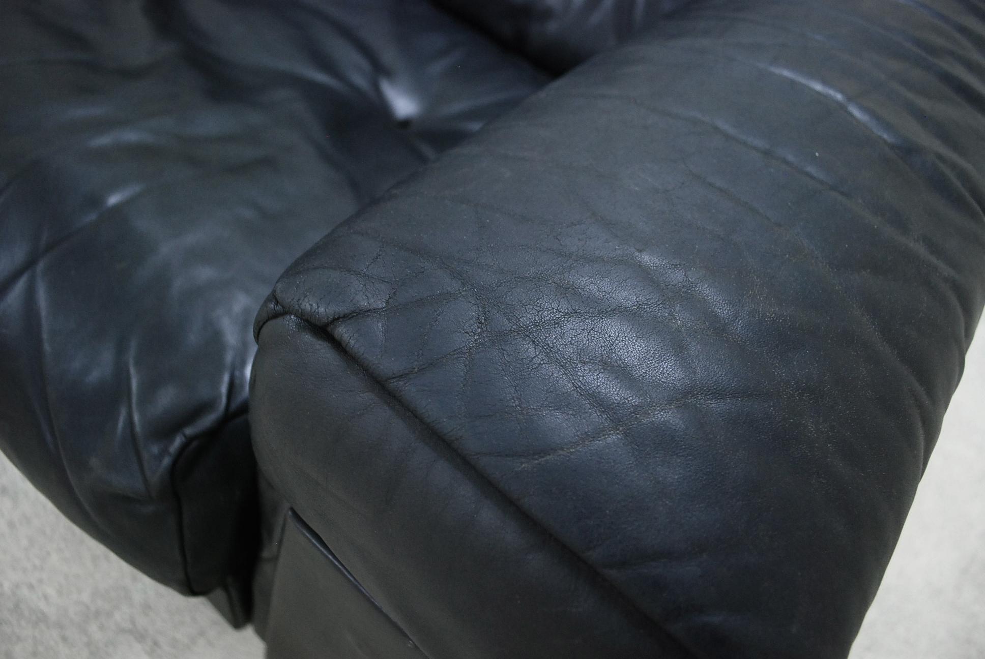 De Sede 2-Seat Sofa Black Leather Sofa, 1970 For Sale 6