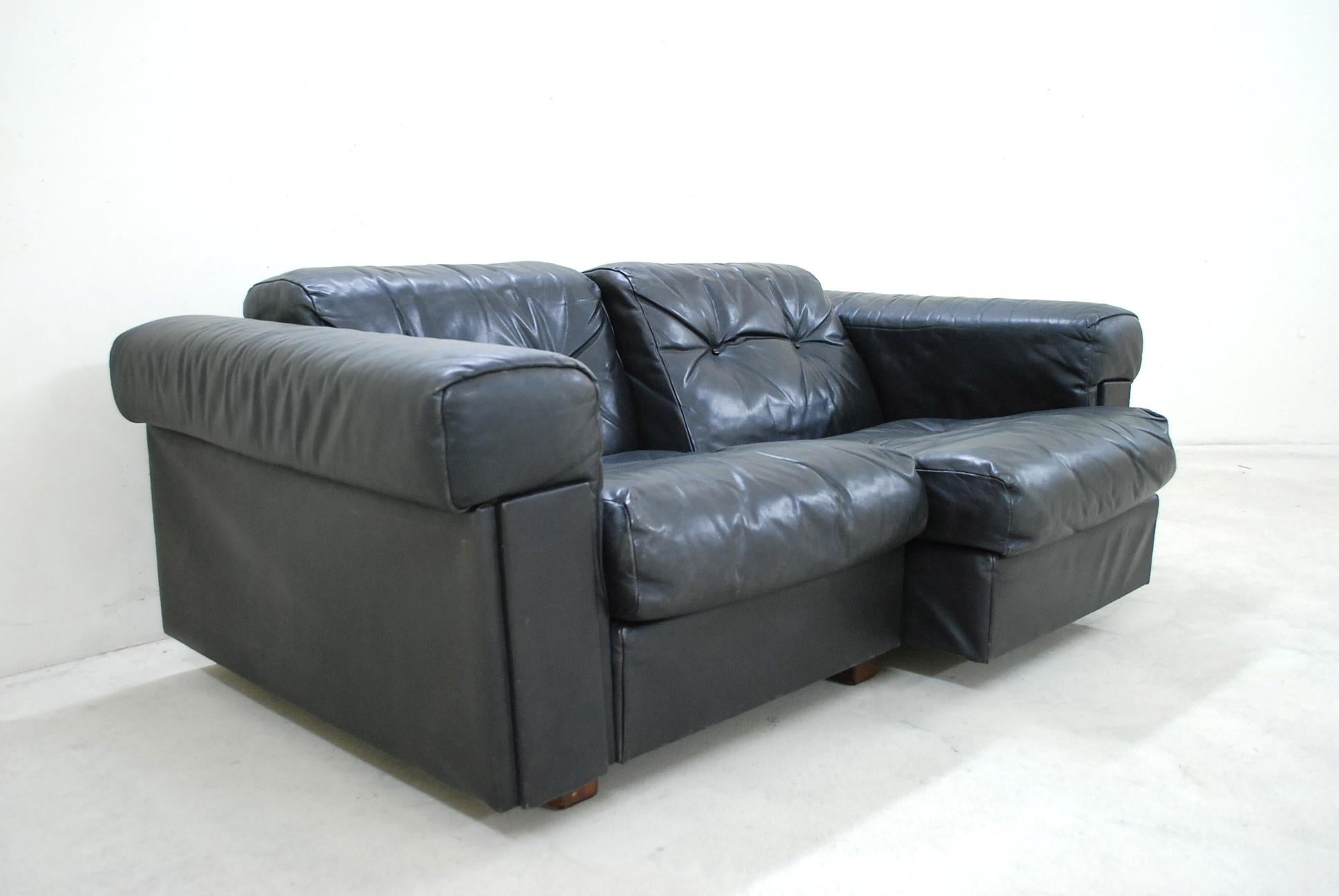 Mid-20th Century De Sede 2-Seat Sofa Black Leather Sofa, 1970 For Sale