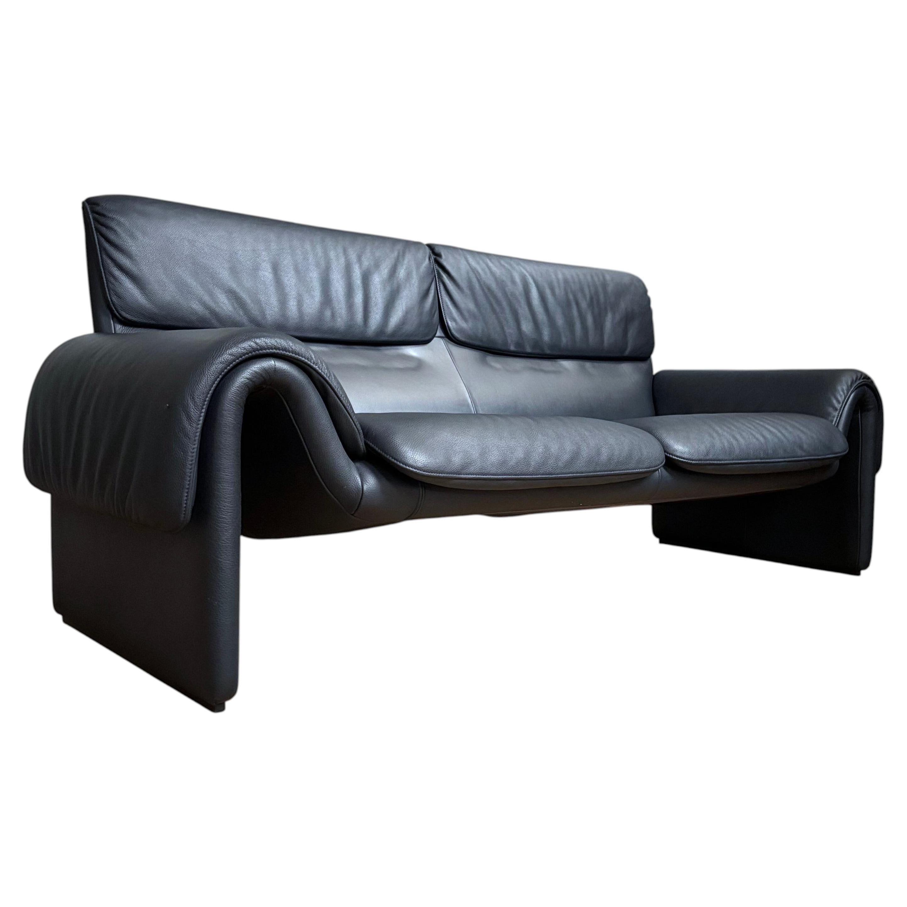 De Sede 2 Seater Leather Sofa DS-2011/02 For Sale