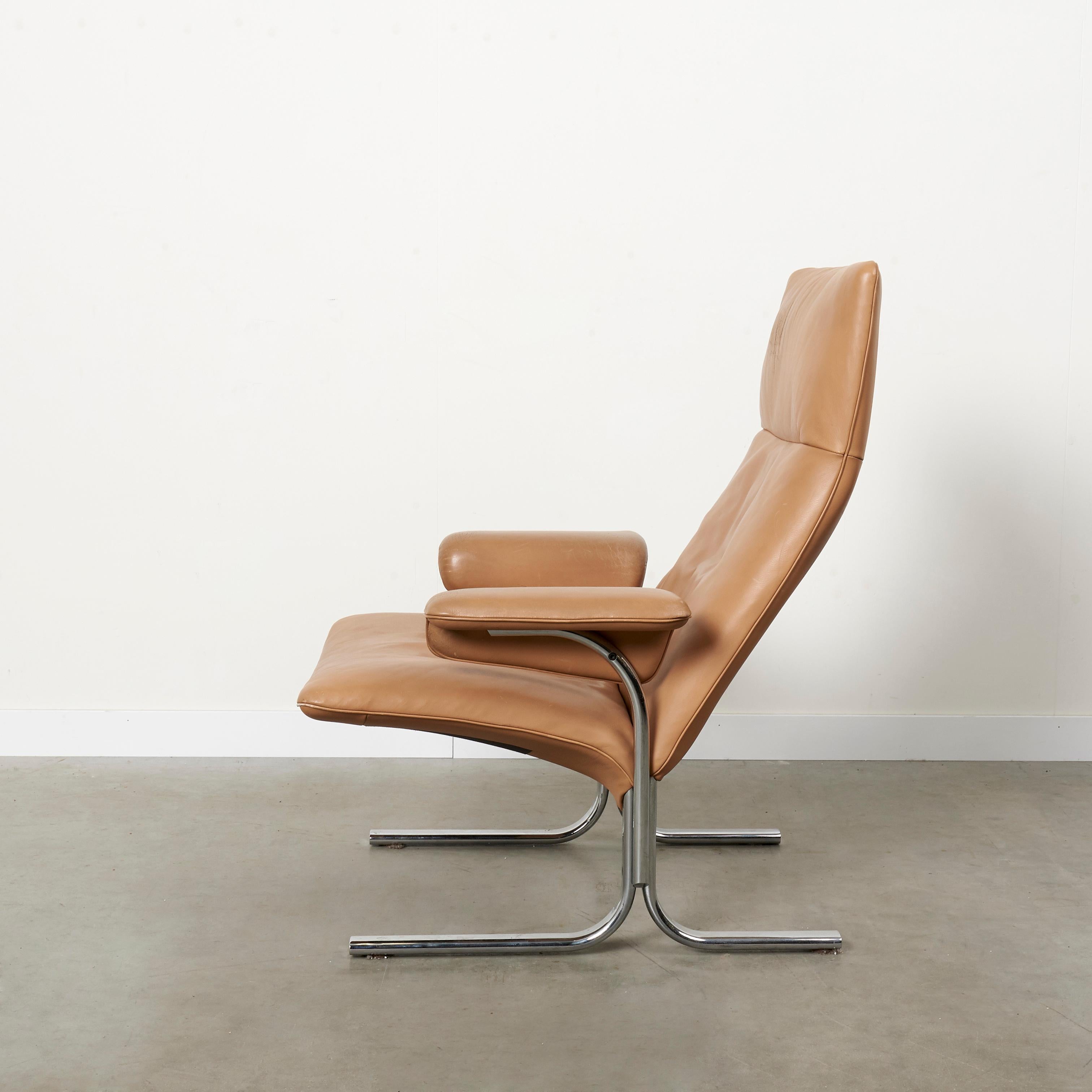 Vintage De Sede lounge chair, model 2030. Swiss design 1980s.
Cognac brown leather upholstery with chrome frame.
Chair is in good condition with signs of use / patina.