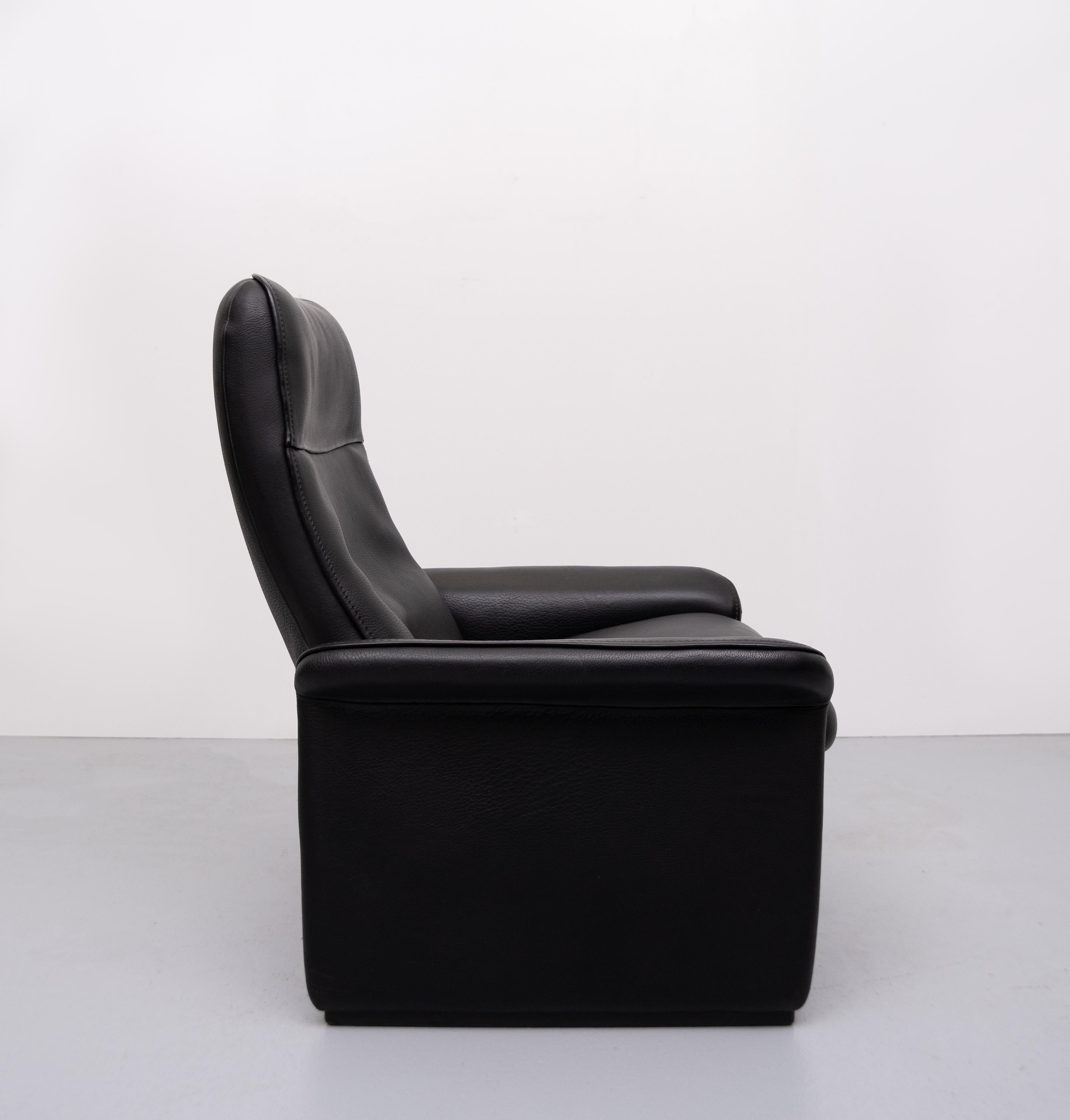 Late 20th Century De Sede Black Leather Lounge Chair Model DS-50